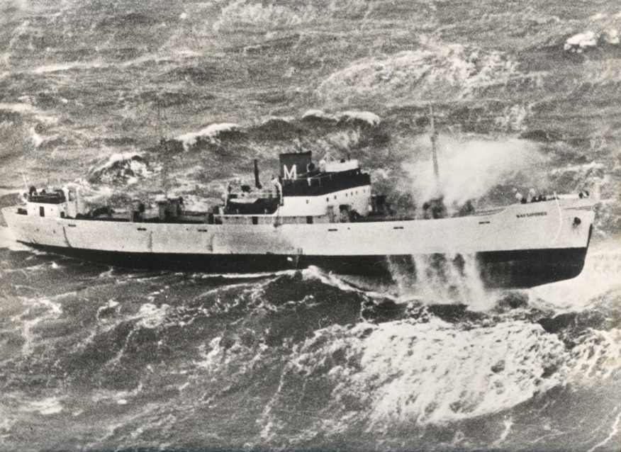 •The Nafsiporos in the hurricane conditions before the Holyhead RNLI lifeboat approached