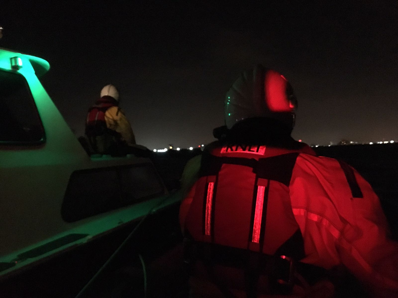 Cries establishing a tow on broken down vessel