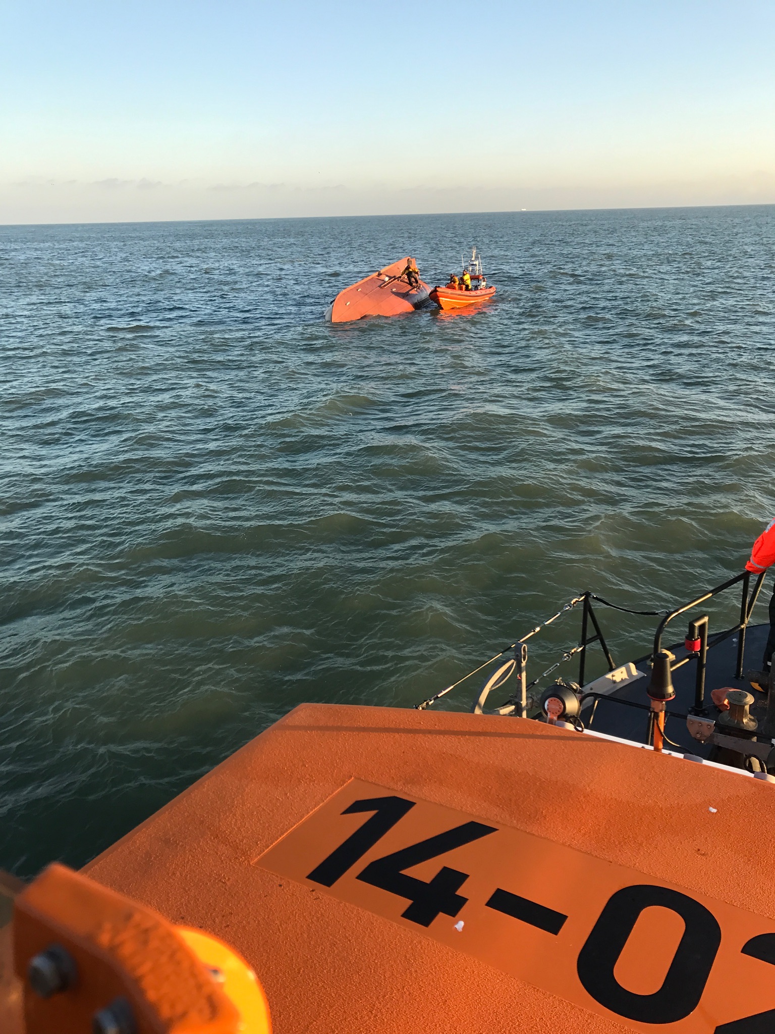 Ramsgate ILB alongside capsized hull