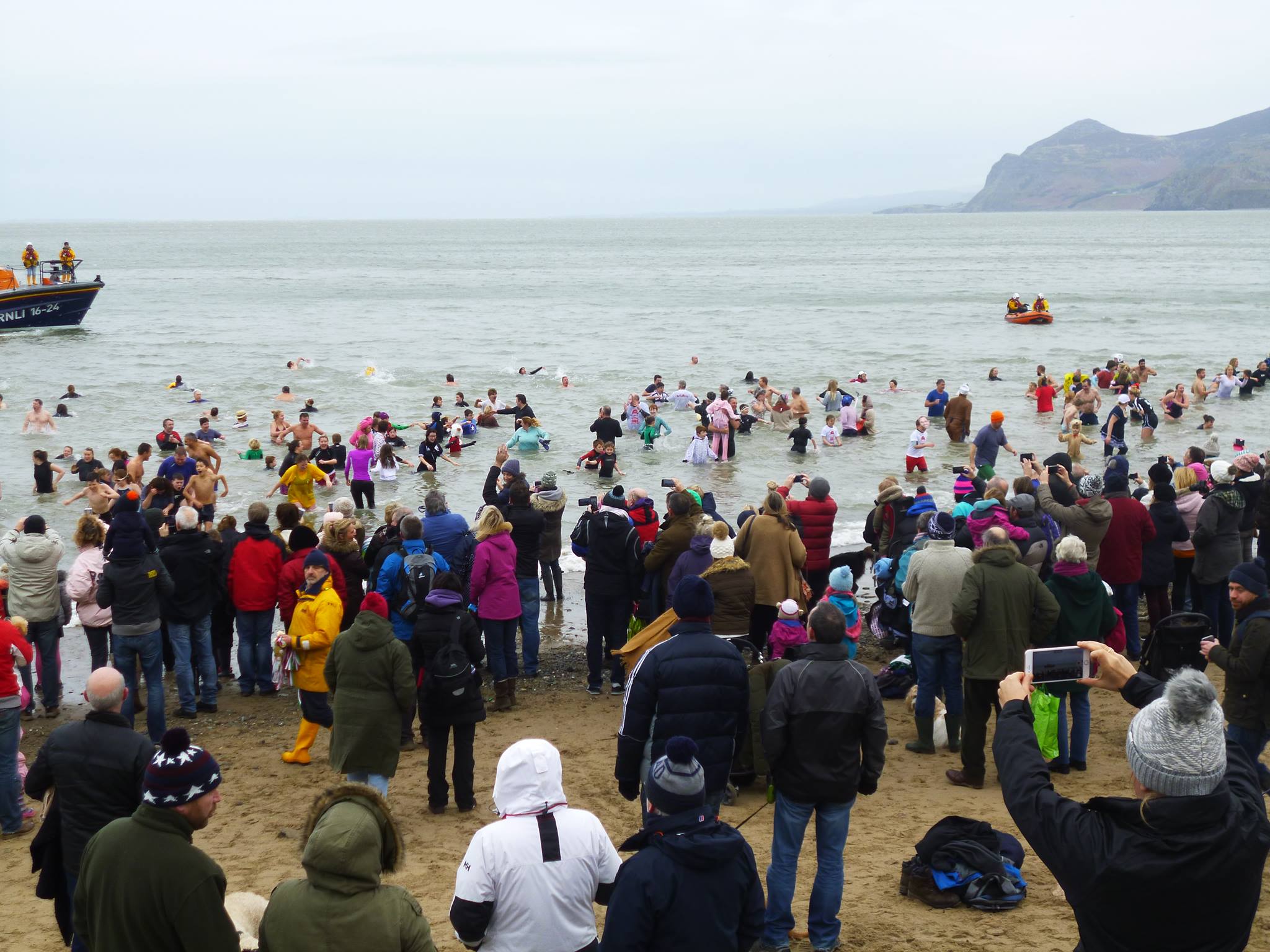 Dippers brave the water at Morfa Nefyn