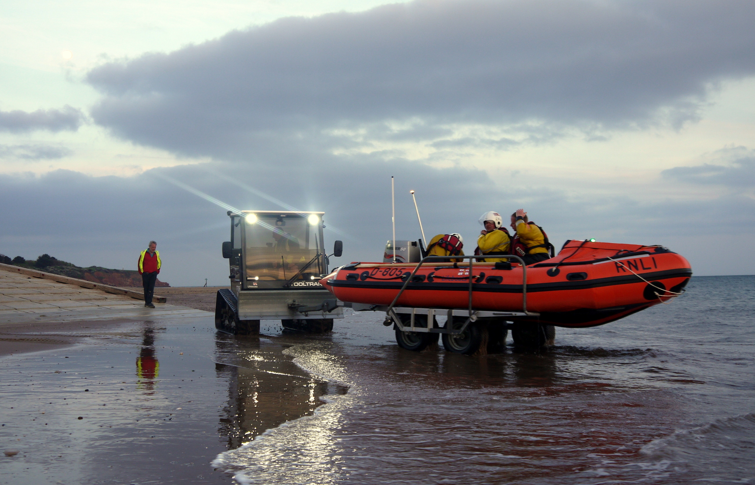 Recovery of D class inshore lifeboat George Bearman II at 8pm 9 April