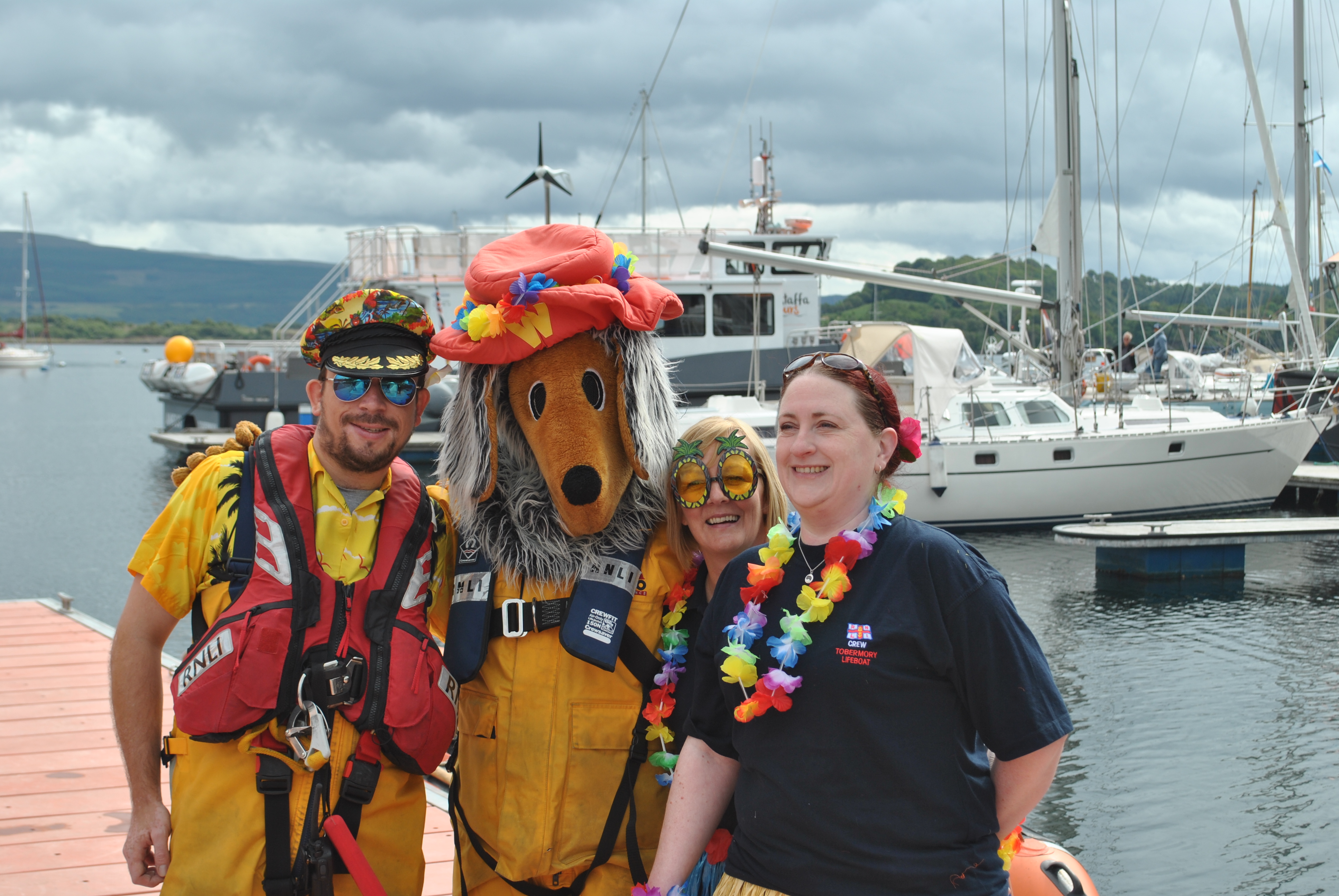 Tobermory crew and mascot 