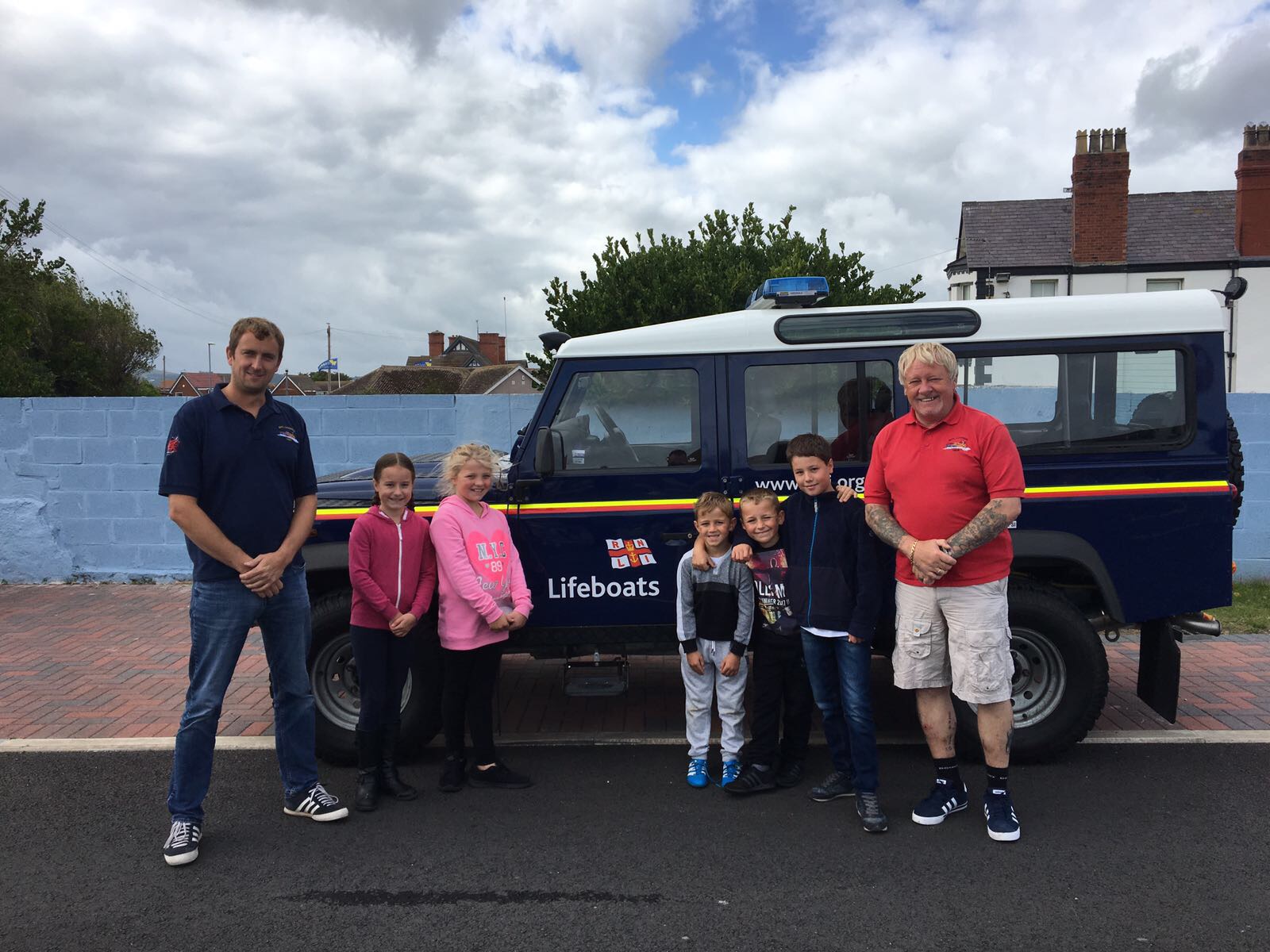 A group of enthusiastic children from Sunnyvale Caravan Park clubbed together to raise funds for Rhyl RNLI