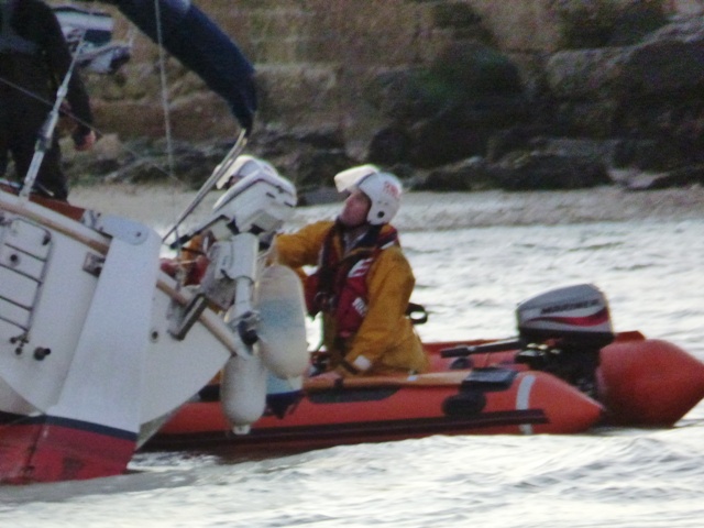 Bembridge RNLI assist the family on board the yacht 'Go Crazy'