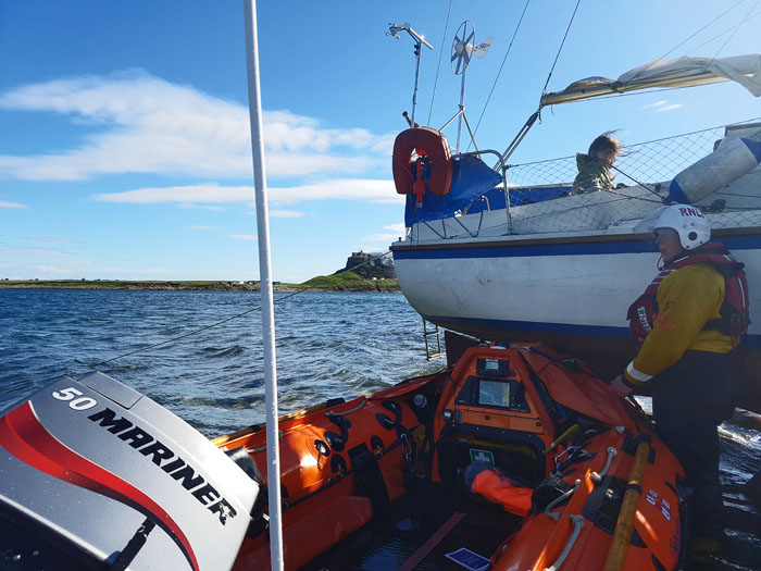 Seahouses ILB alongside the casualty yacht.