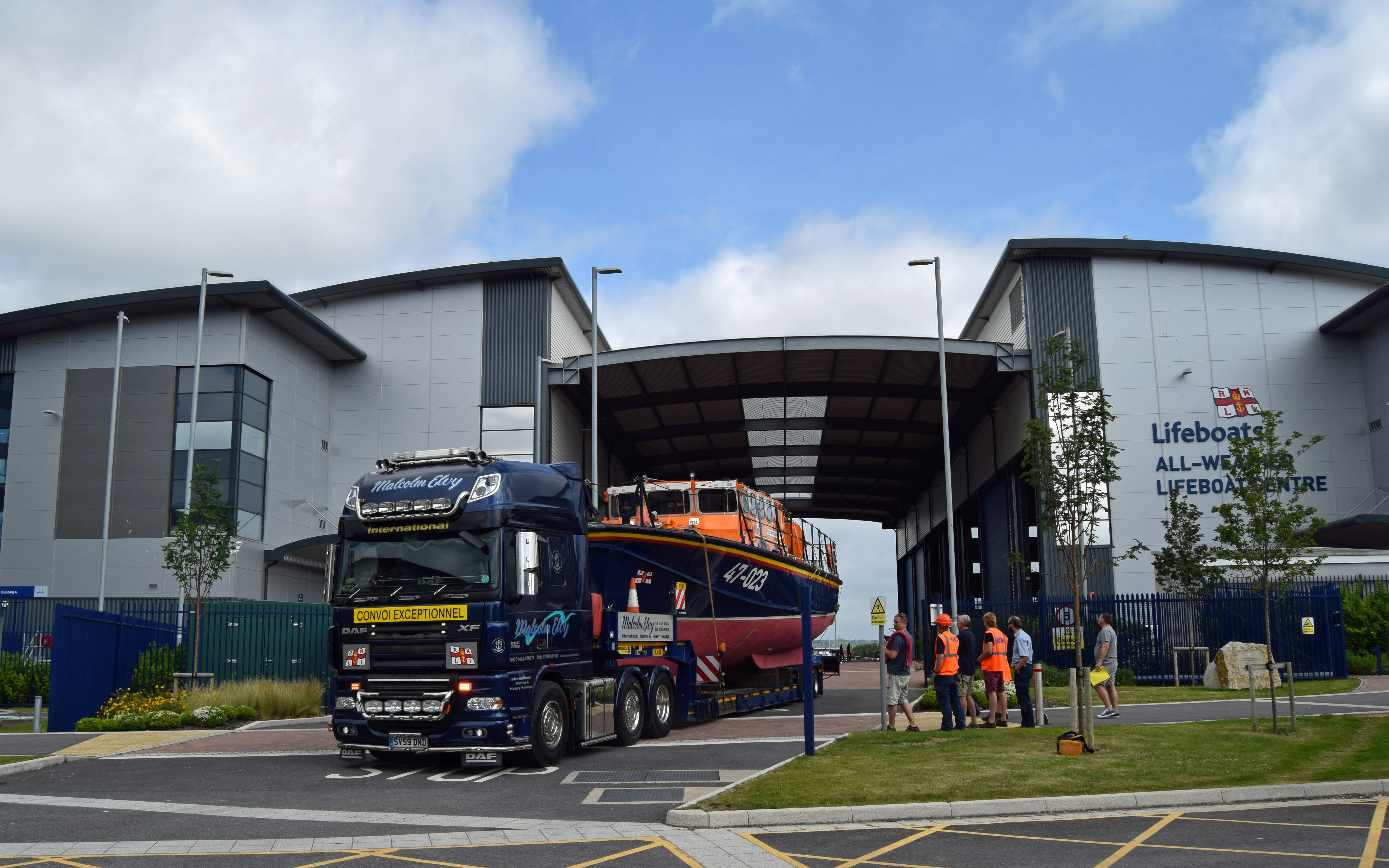 Retired City of Sheffield lifeboat begins her journey to the National Emergency Services Museum.