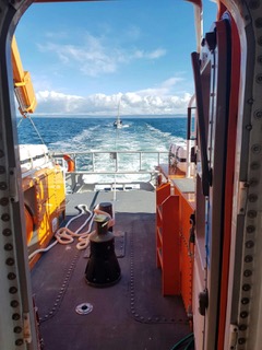 Portrush RNLI bring a cruiser to safety