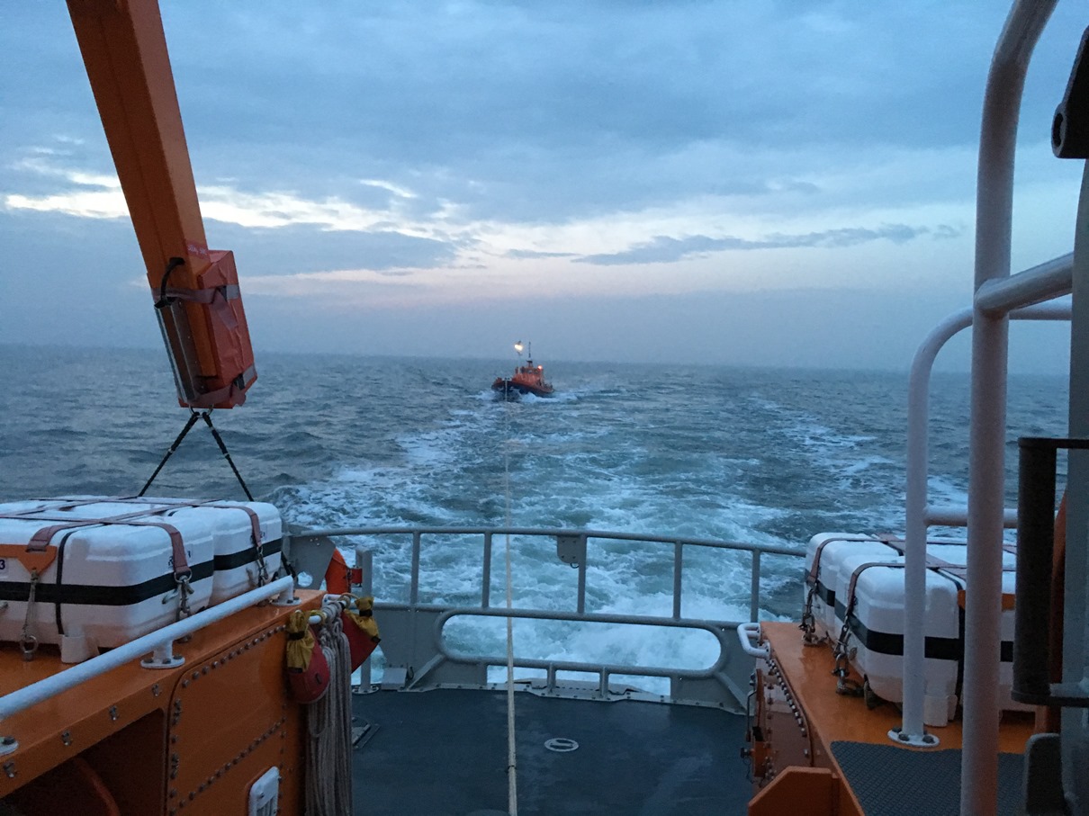 Humber RNLI towing ex-lifeboat to safety