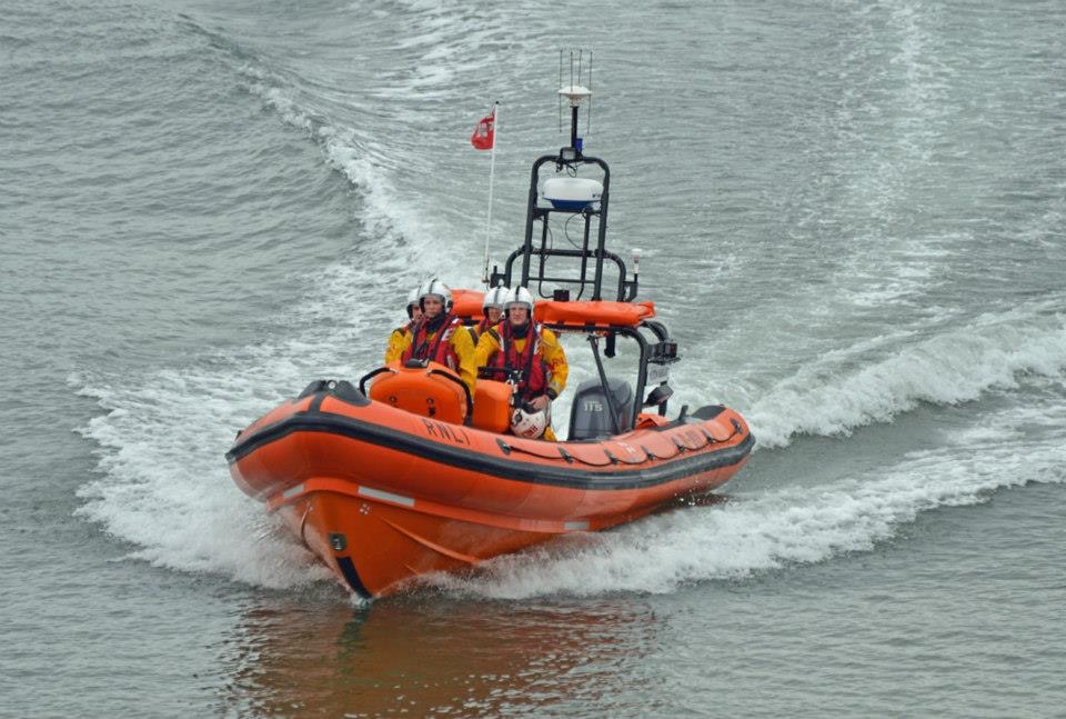 Lifeboat Hylton Burdon returning from service