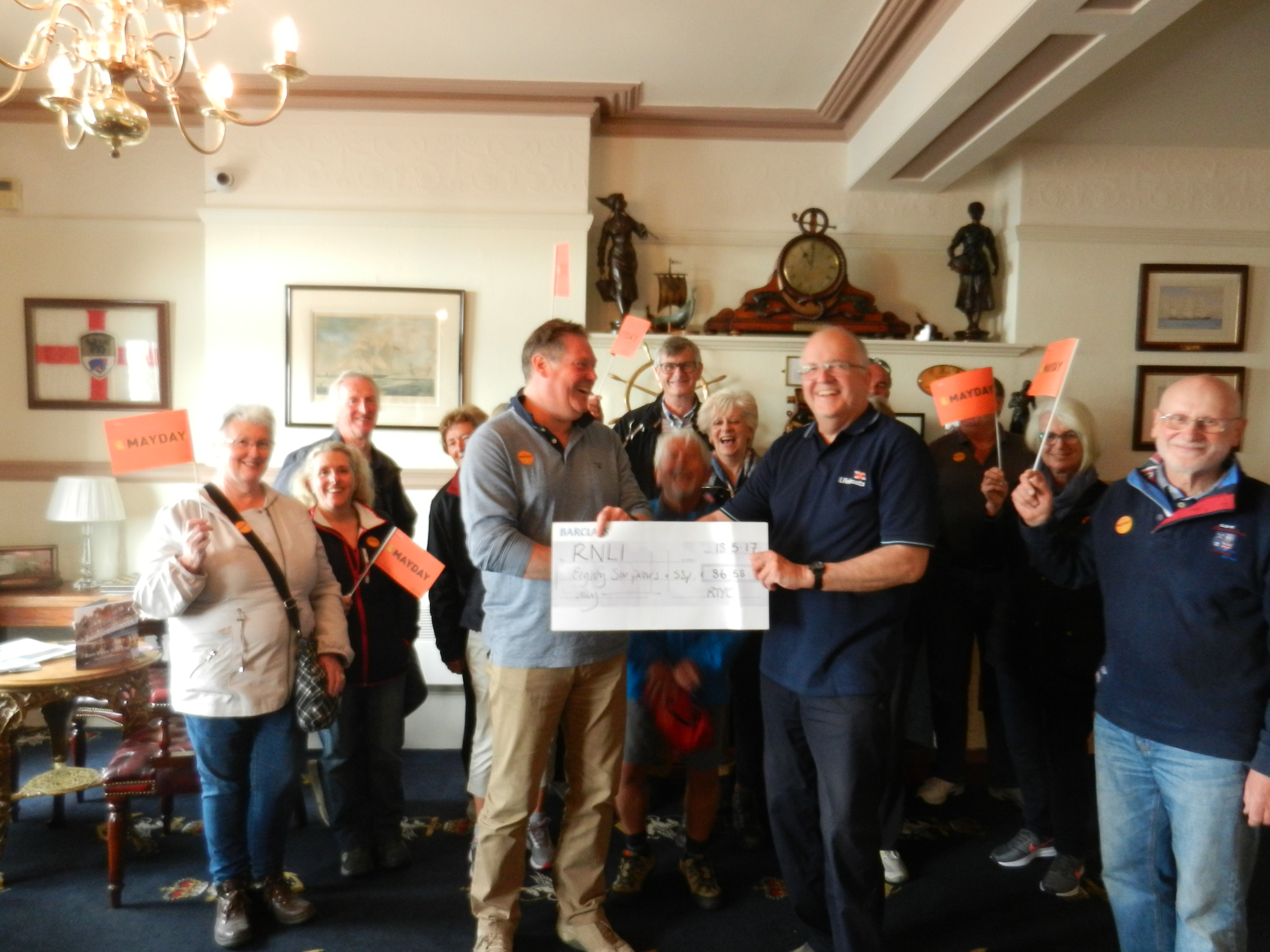 RTYC Commodore handing cheque to Ramsgate LPO