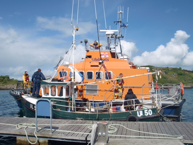 Oban lifeboat assisting the fishing vessel