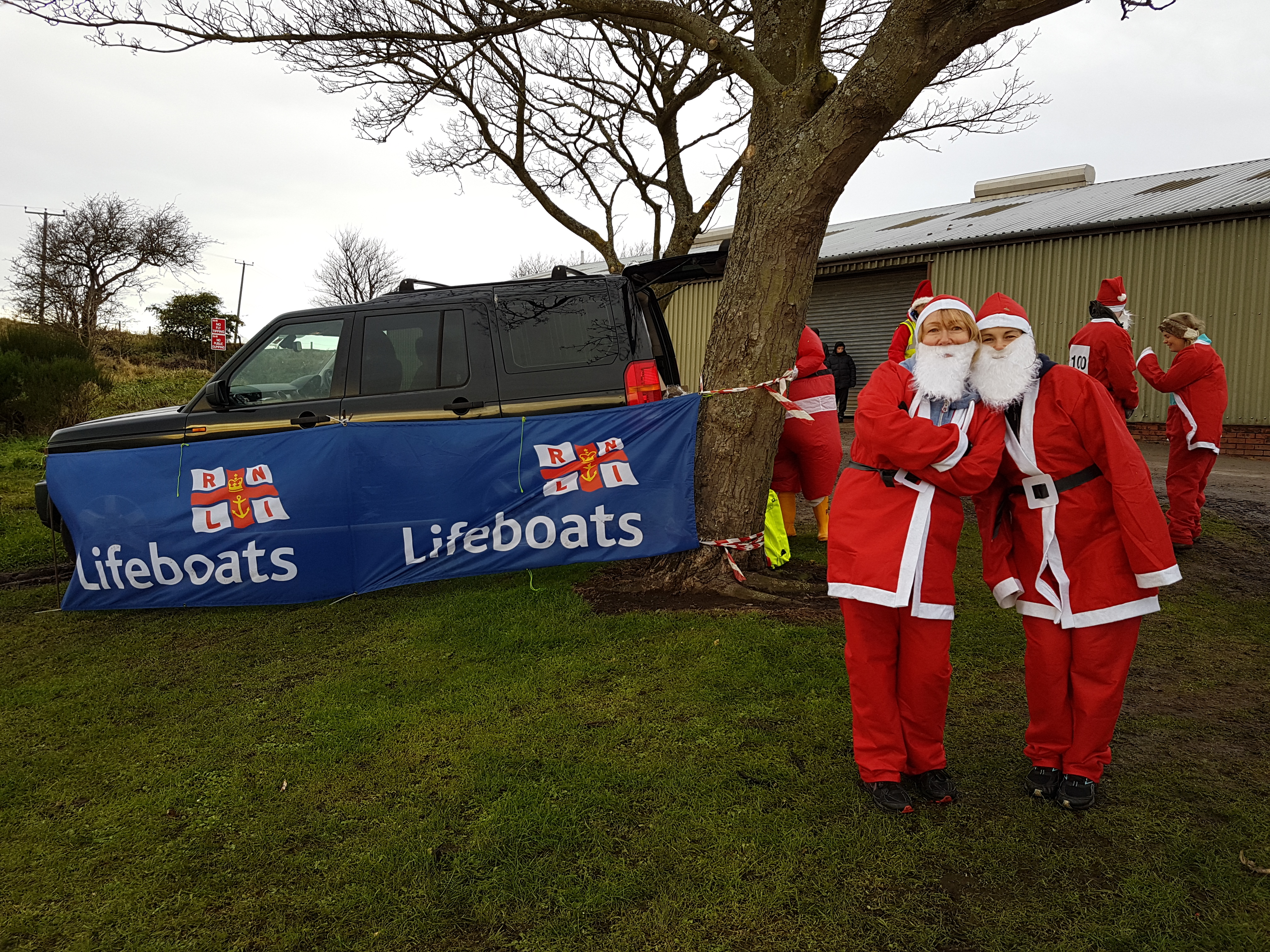 Cold Santas ready for the run