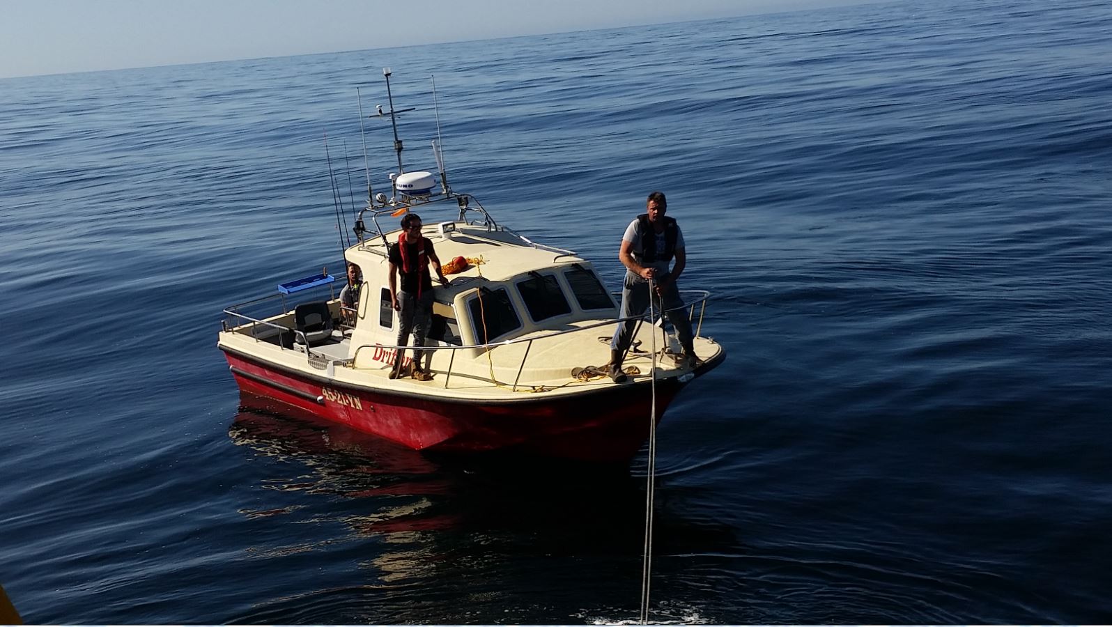 Castletownbere RNLI tow 30ft boat to safety