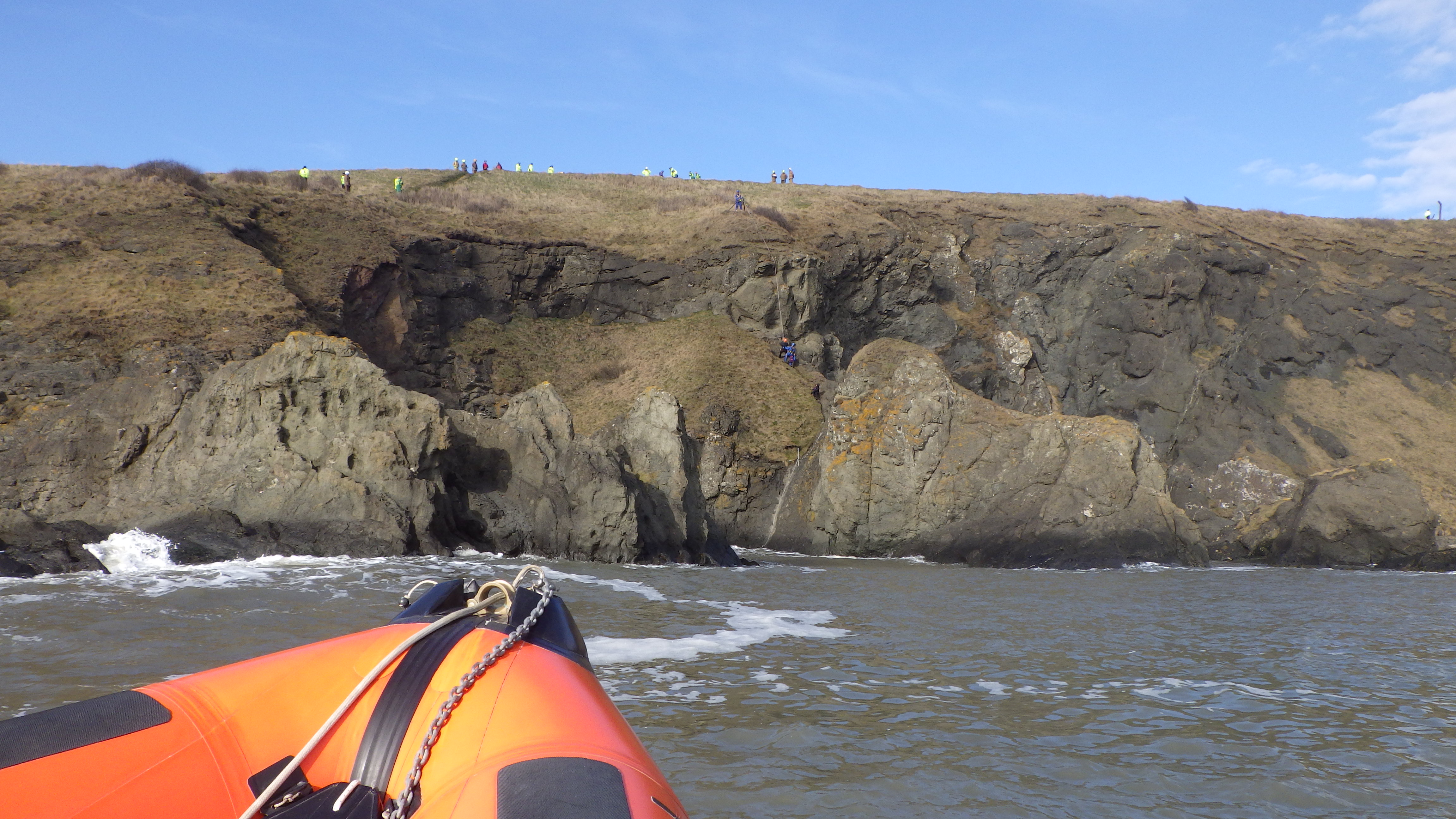 RNLI Kinghorn provides cover whilst local CRT's rescue casualties