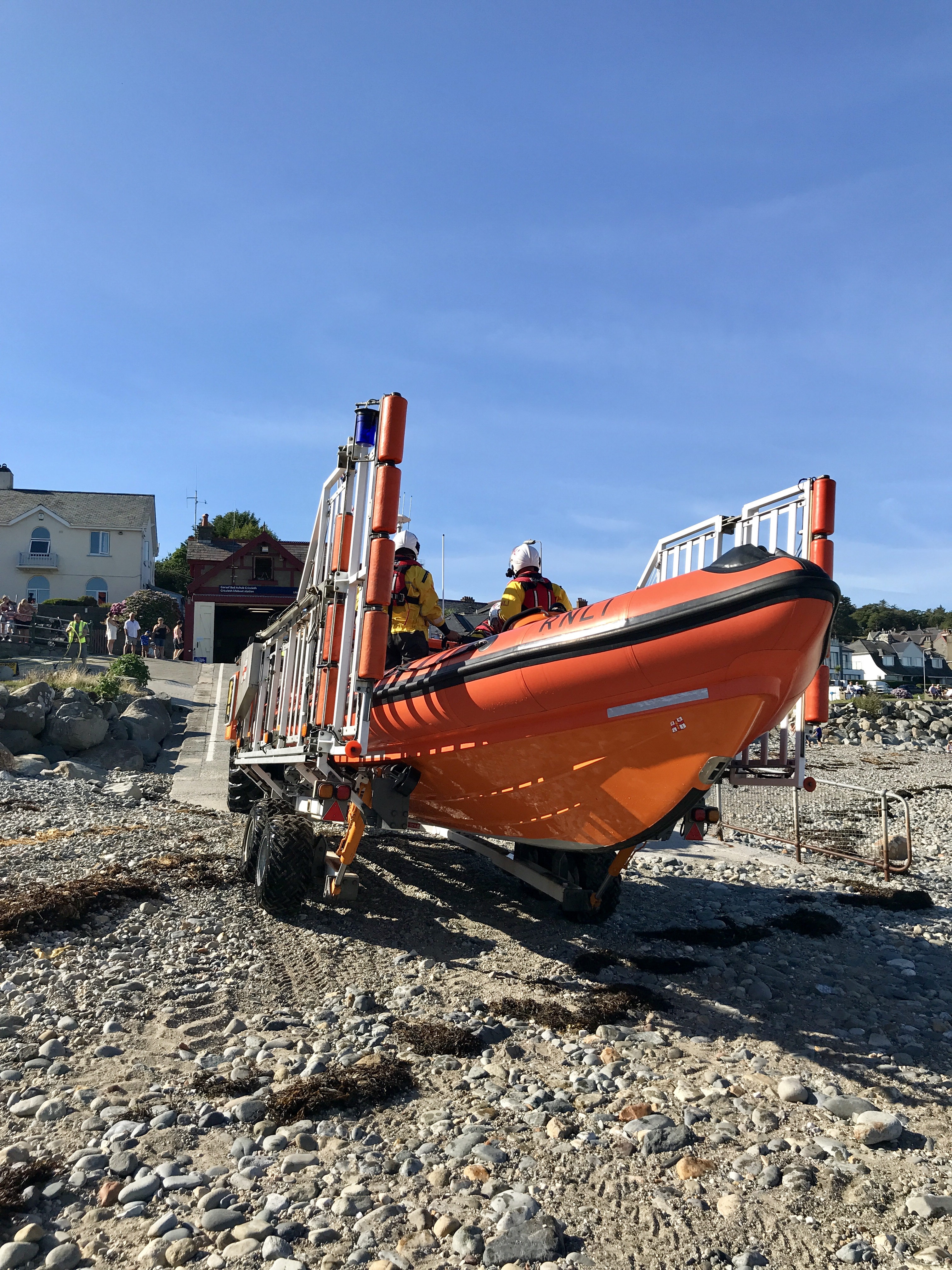 Criccieth lifeboat returns to Station