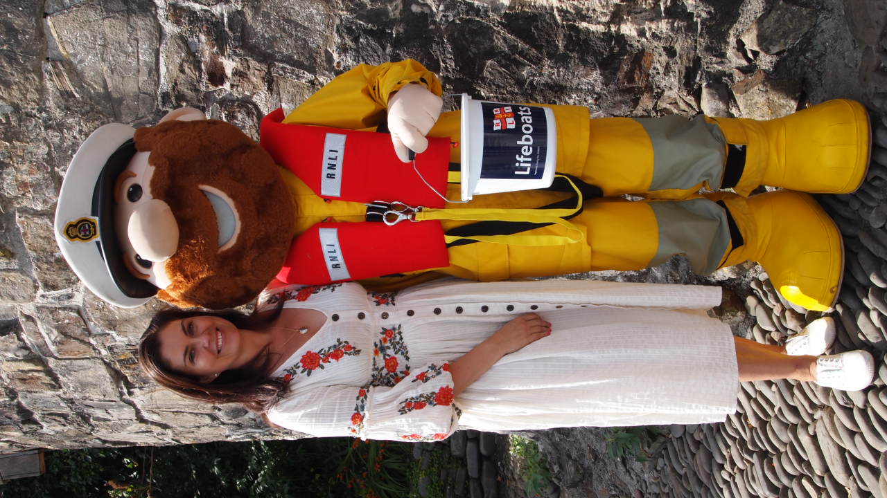T.V. presenter Amanda Lamb meets Stormy Stan