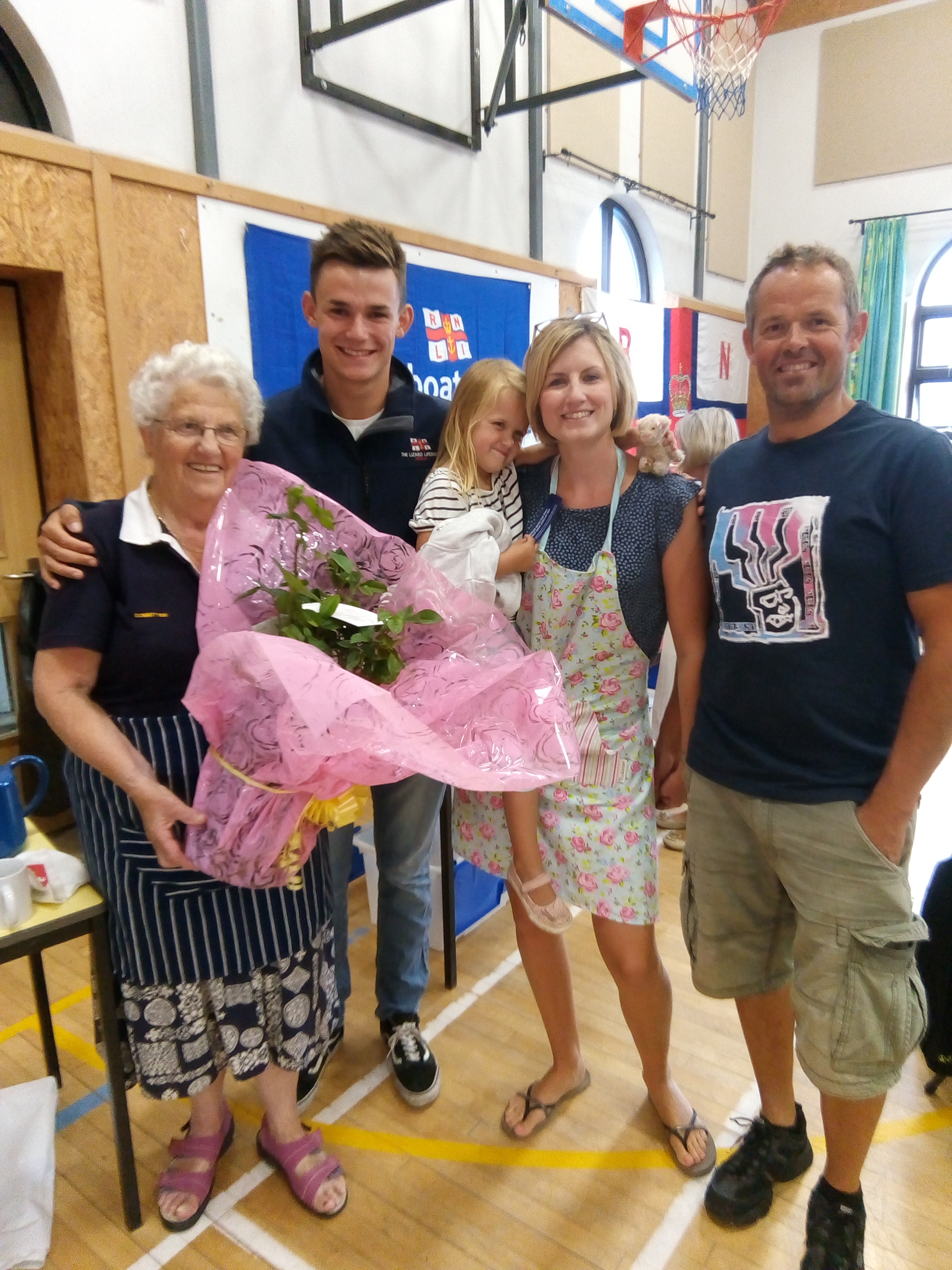 Fundraiser Rachel Tonkin accompanied by her family.