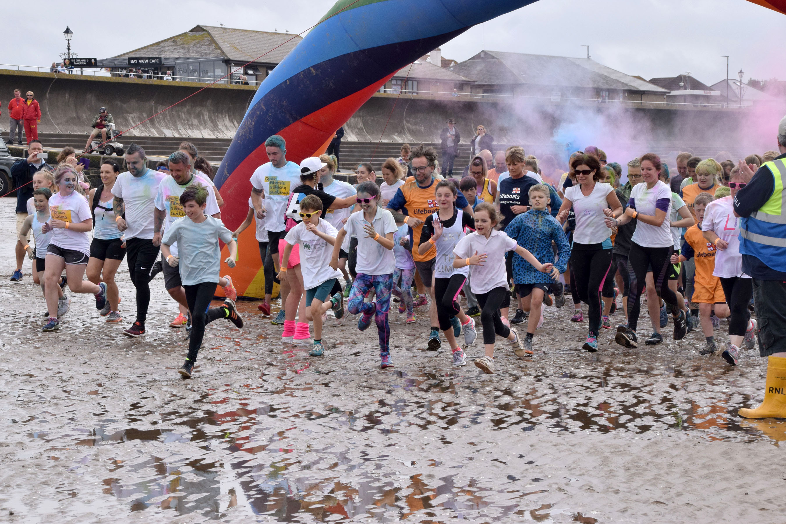 Participants starting in a huge mass start
