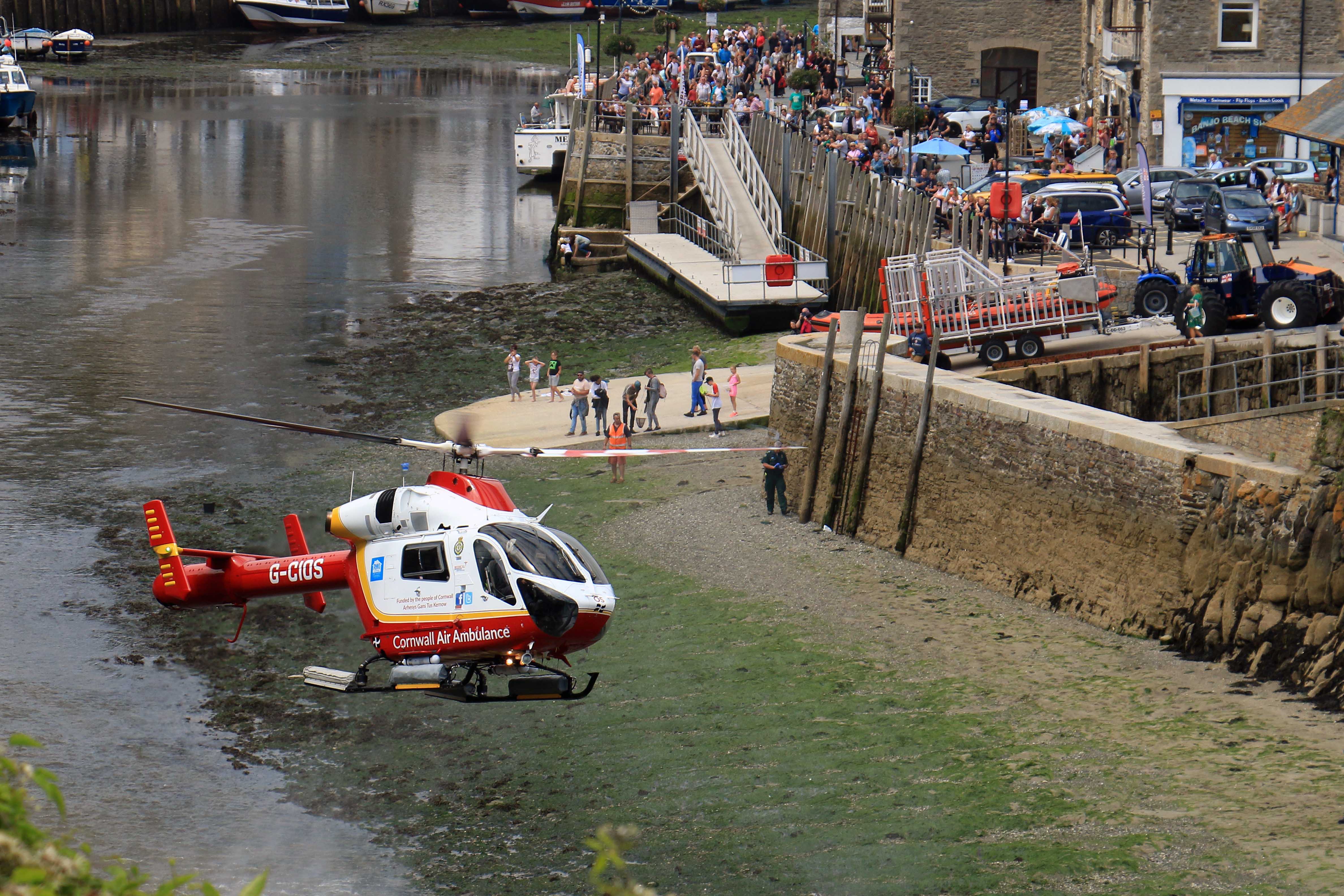 Cornwall Air Ambulance landing in Looe river