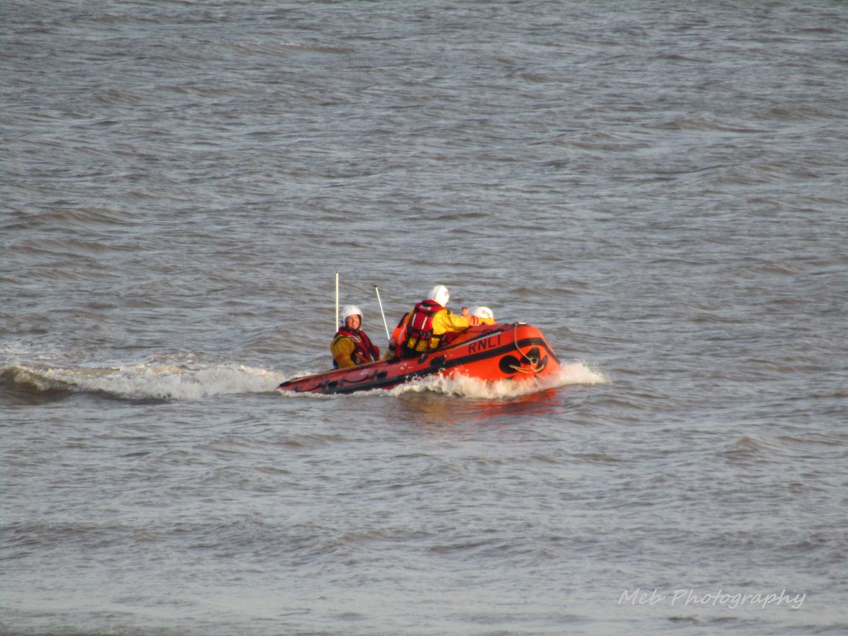 Filey ILB returning to the beach with casualty on board