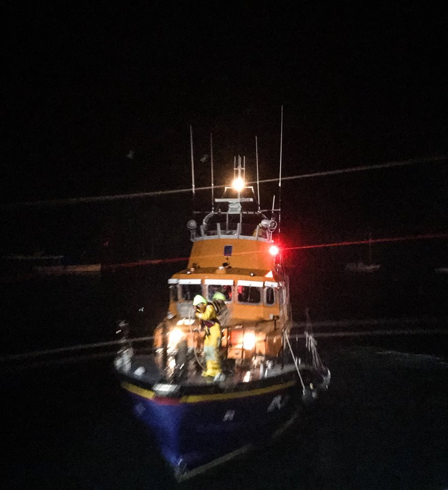 Tobermory Severn Class returning to the berth