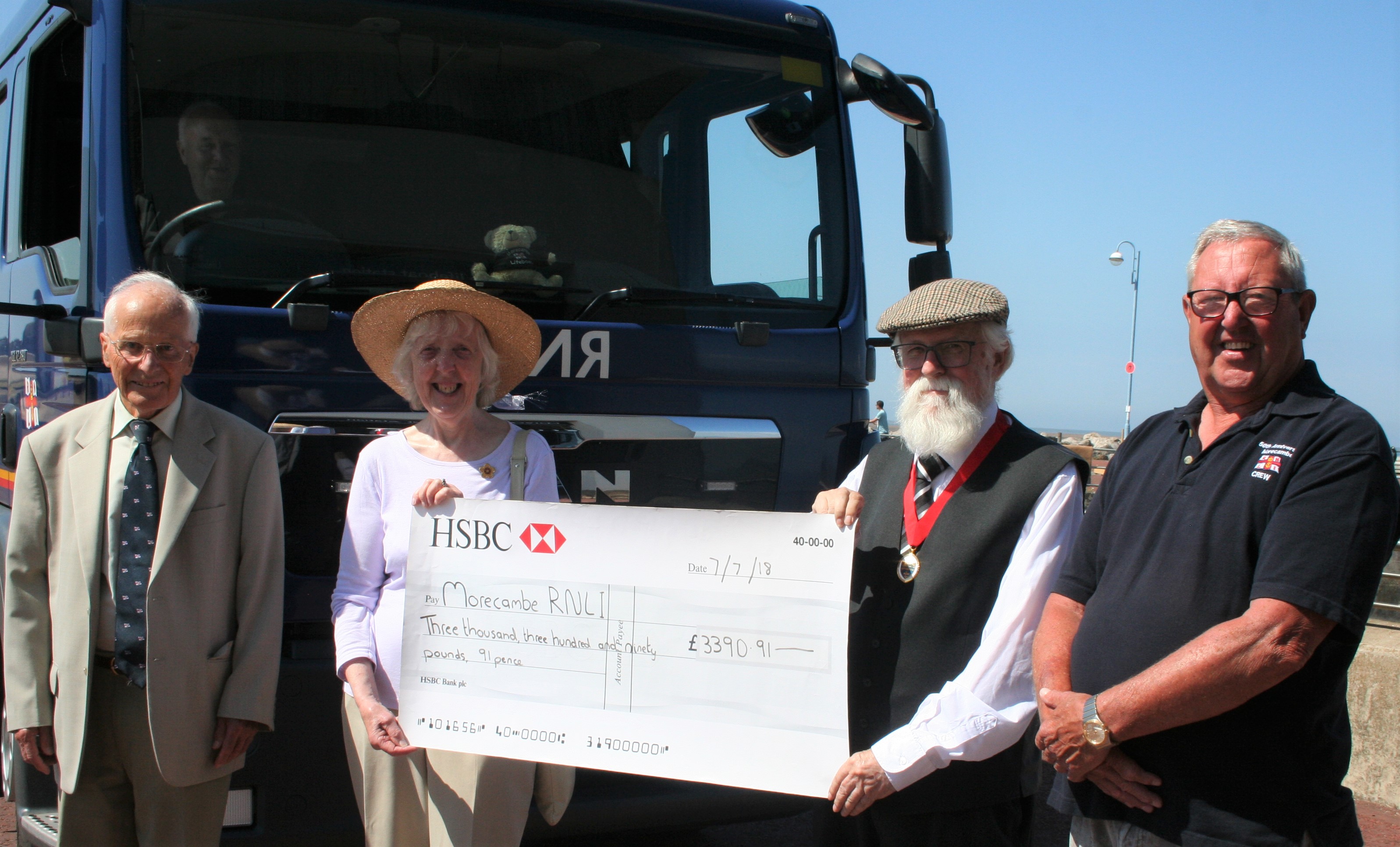 RNLI fundraiser Raymond Hurst and LOM Kevin Jackson with the retiring Mayor and Mayoress