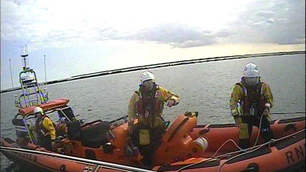 Walmer crew alongside casualty vessel