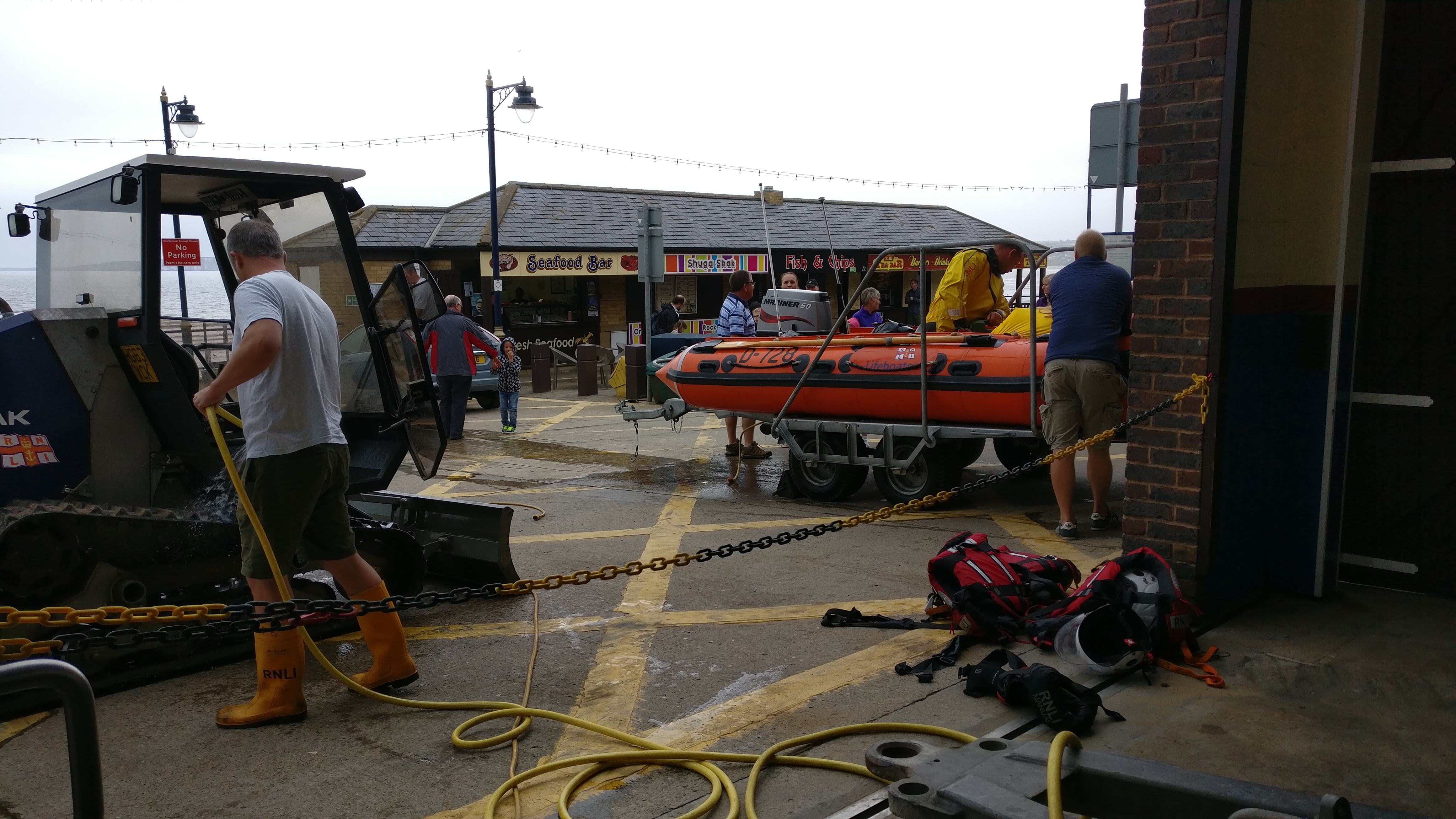 Filey RNLI crew refuelling and cleaning the ILB after today's service
