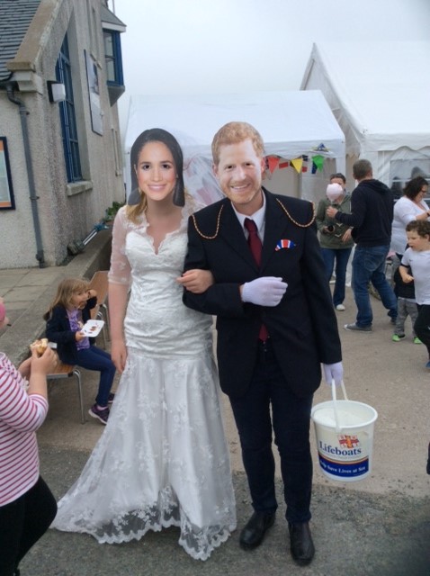 Prince Harry and Megan lookalikes