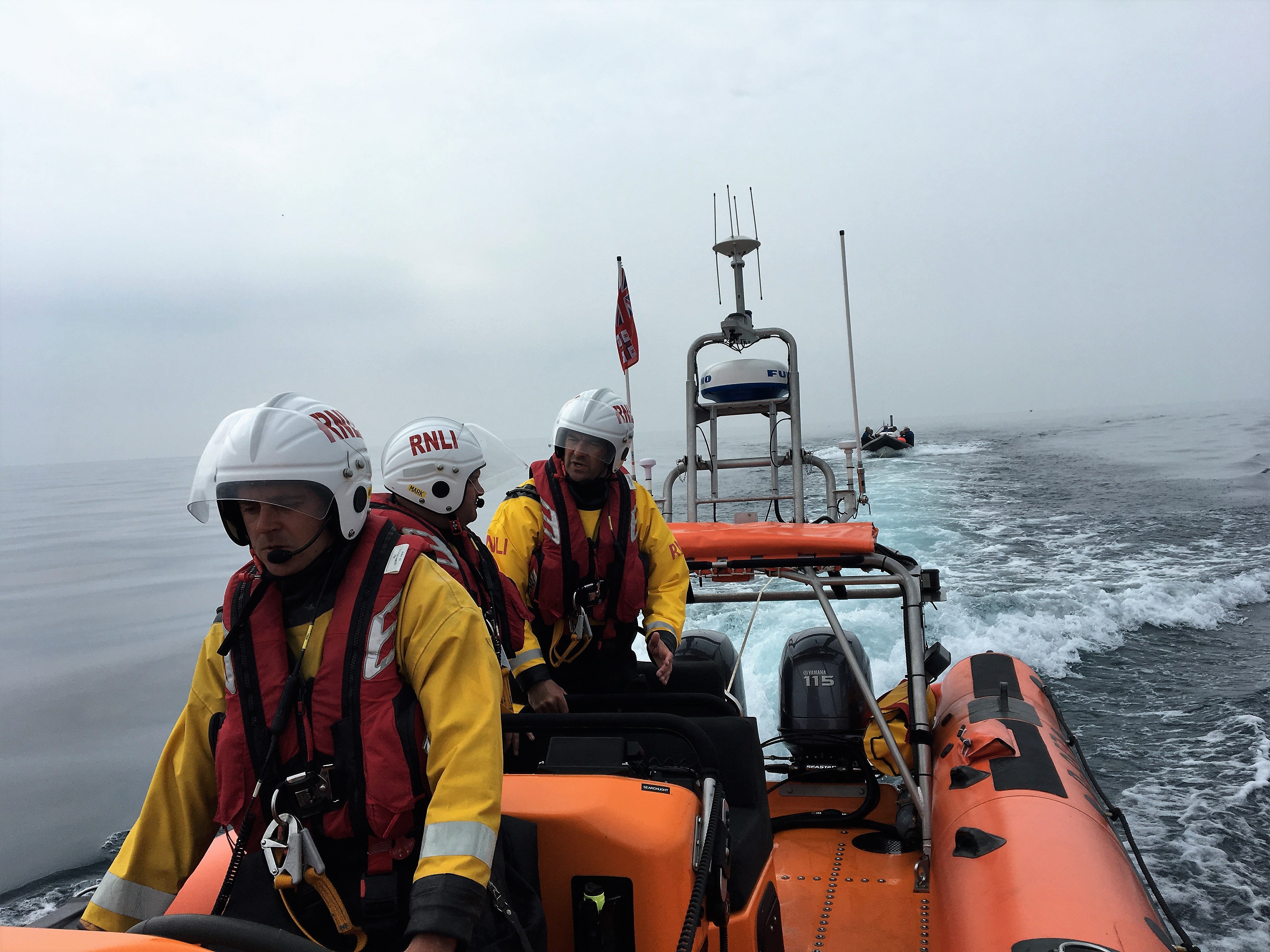 Towing the dive boat
