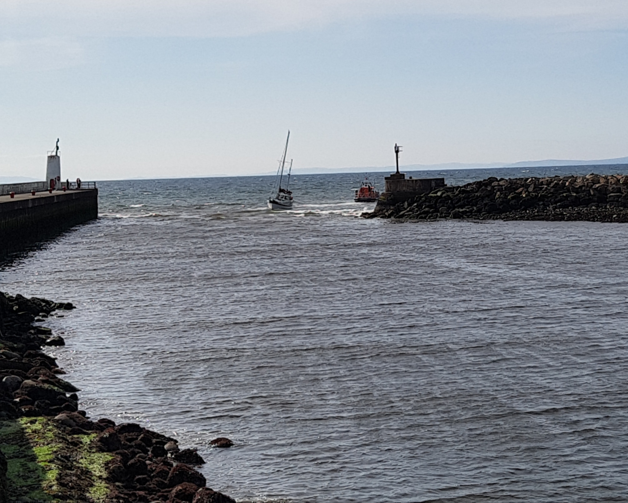Girvan lifeboat assessing the situation