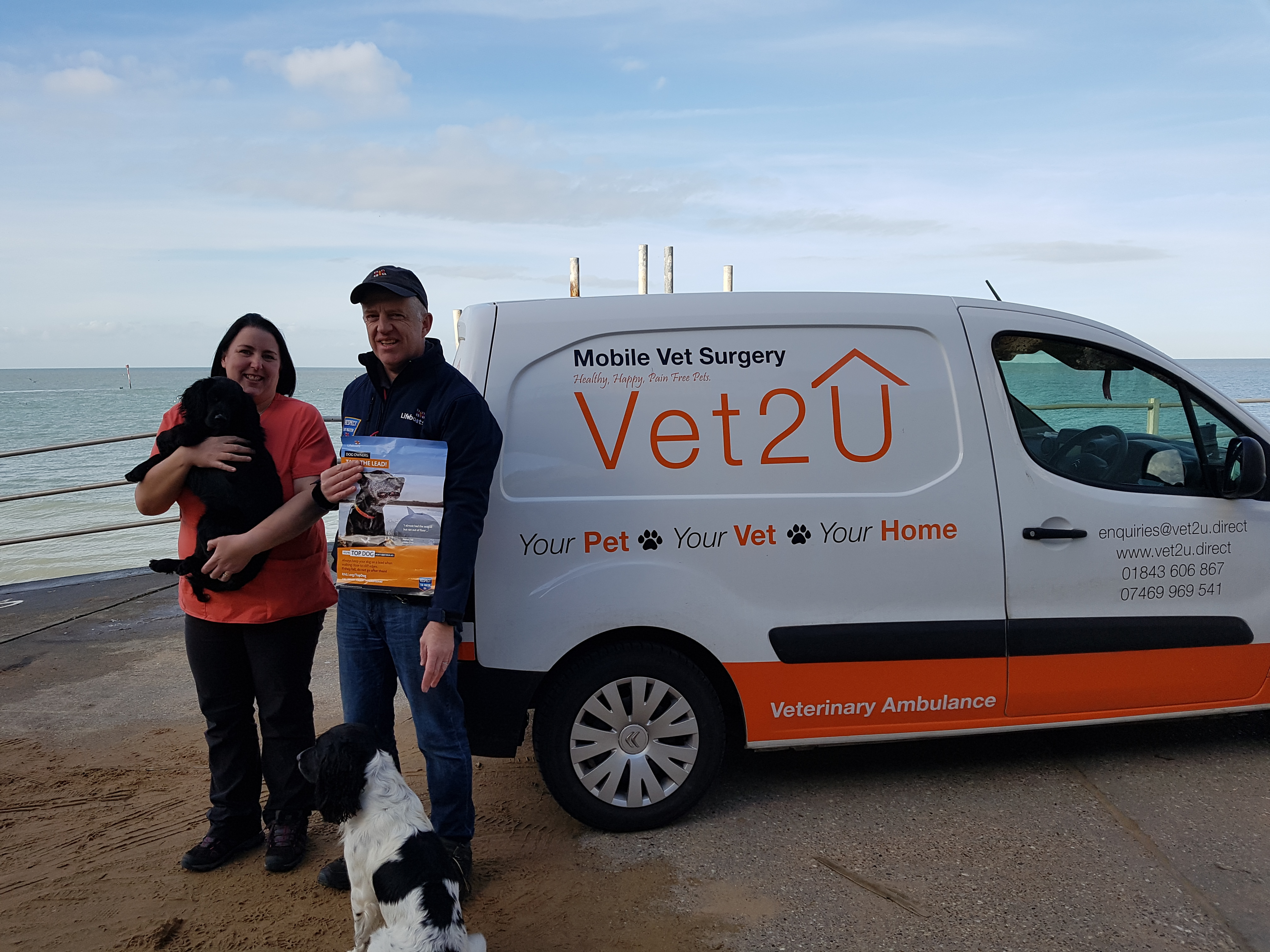 Kerry from Vet2U Ltd. with RNLI Community Safety volunteer, Andy Mills