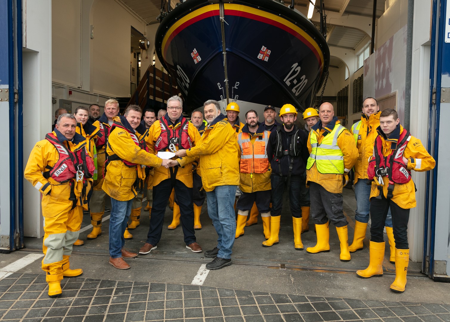 Presentation of the cheque by WW Martin Ltd