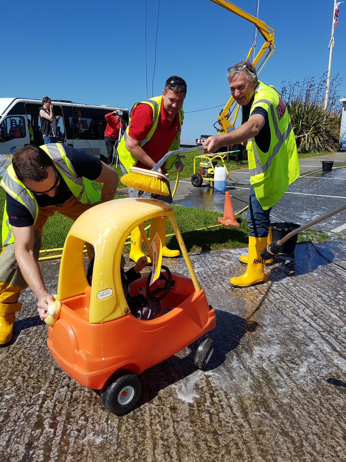 RNLI Hoylake Mayday Car Wash