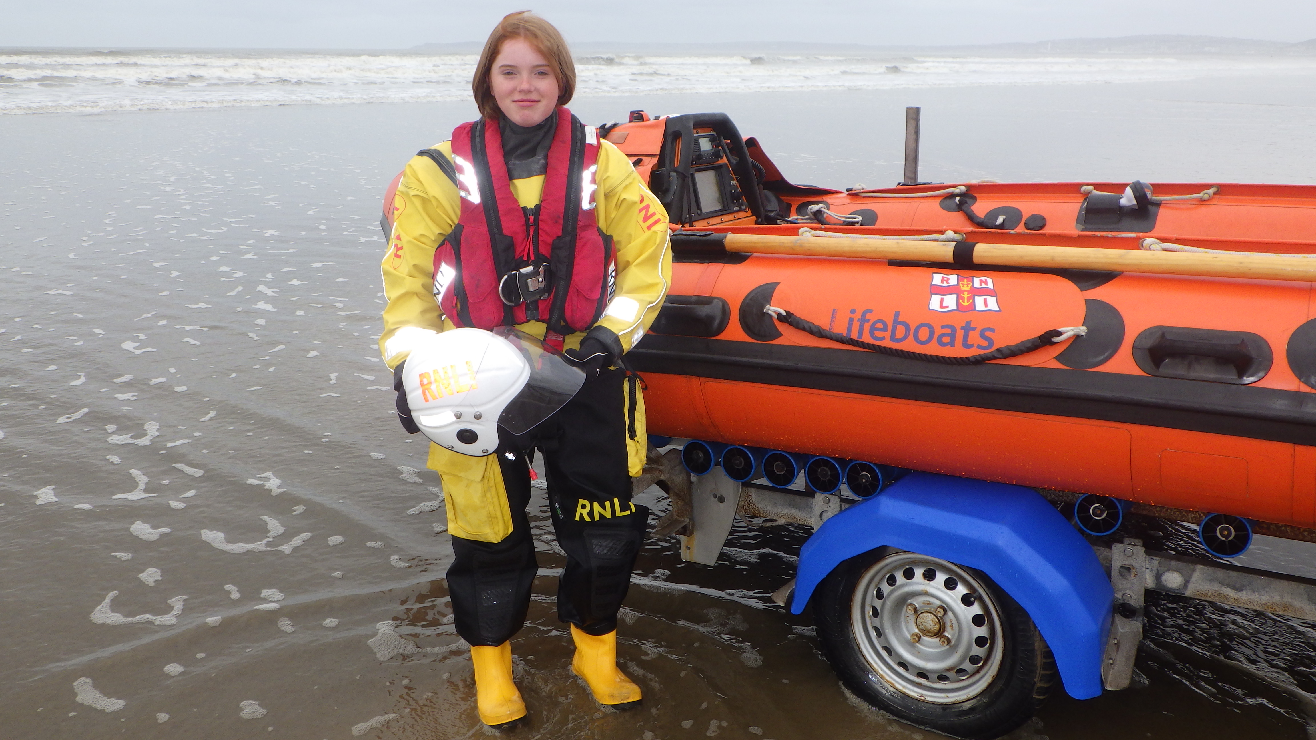 Student Daisy Eley training for her DOE bronze award