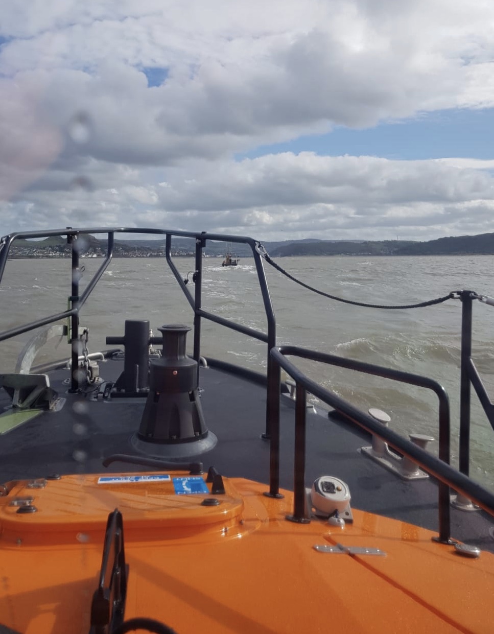Llandudno ALB escorting the casualty vessel