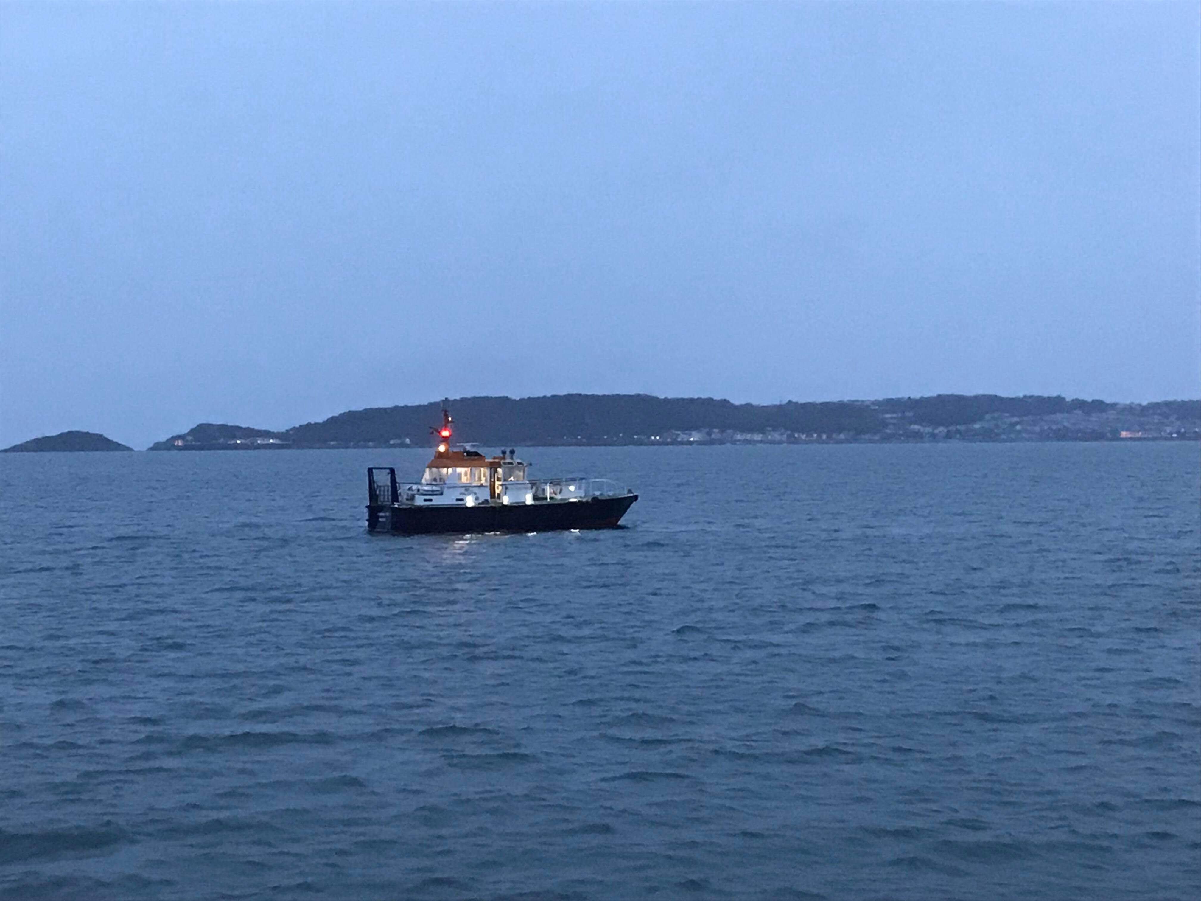Mumbles lifeboat takes Boat in tow 