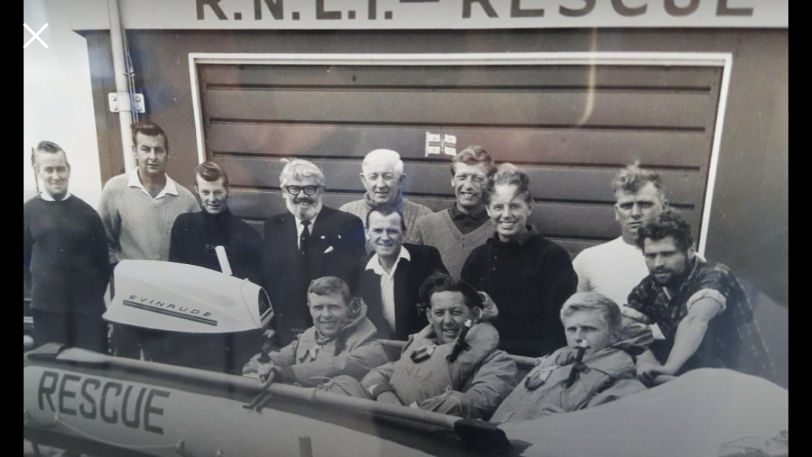 photo of the crew from the Harbour in the 1970's