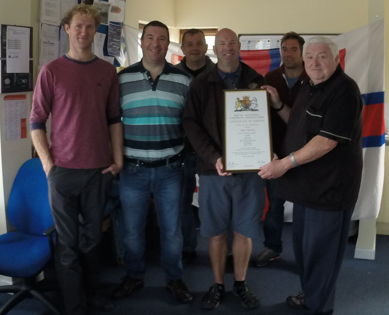 Amos Bewick receiving an award from Ron Davies. With Bean Grogan, Pete Davies, Lee Trubshaw and Rhys Gardiner.
