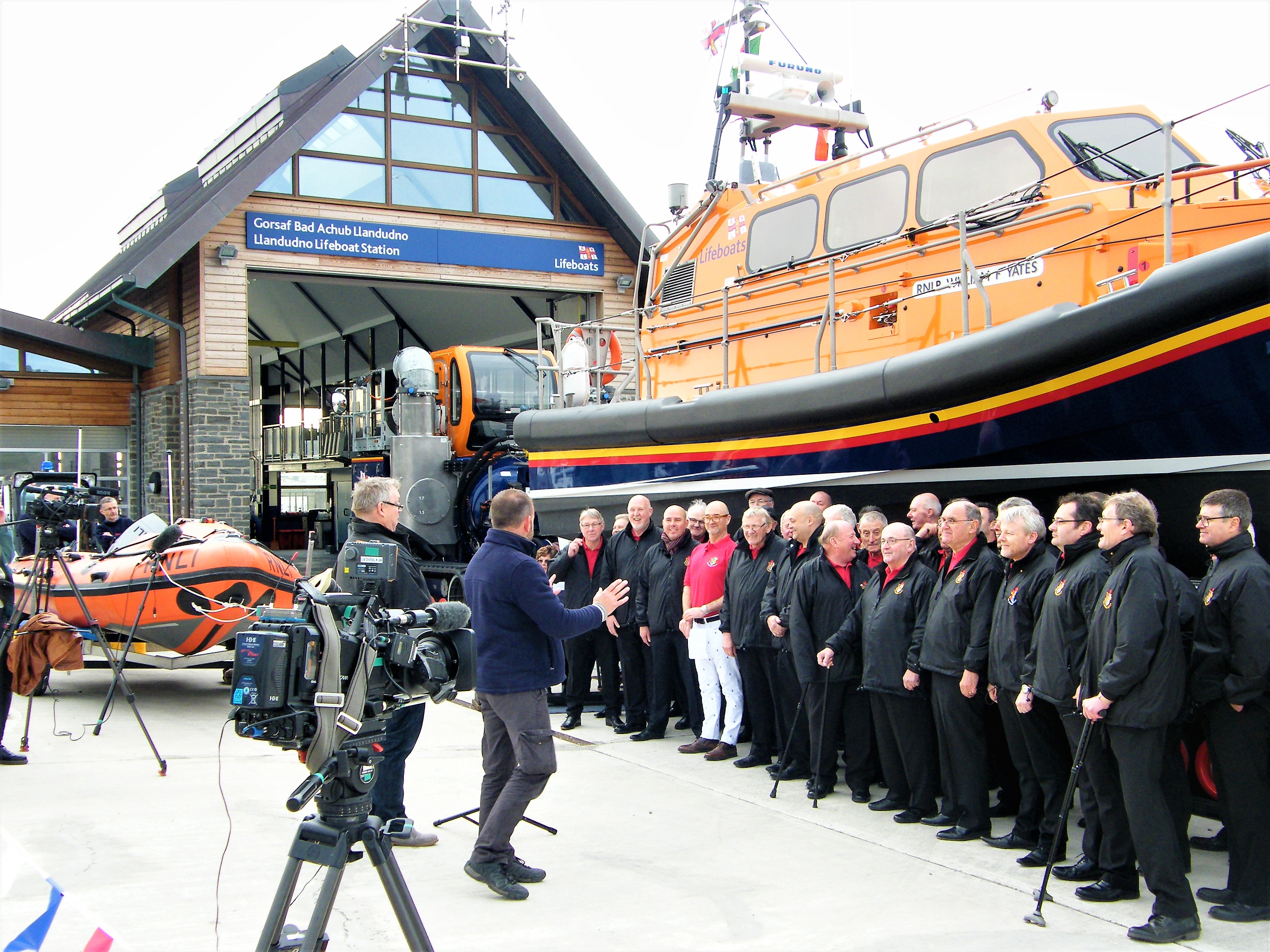 Llandudno’s RNLI Lifeboat Station and the all-weather lifeboat William F Yates provided the perfect backdrop for filming an episode of the BBC TV programme Antiques Road Trip.
