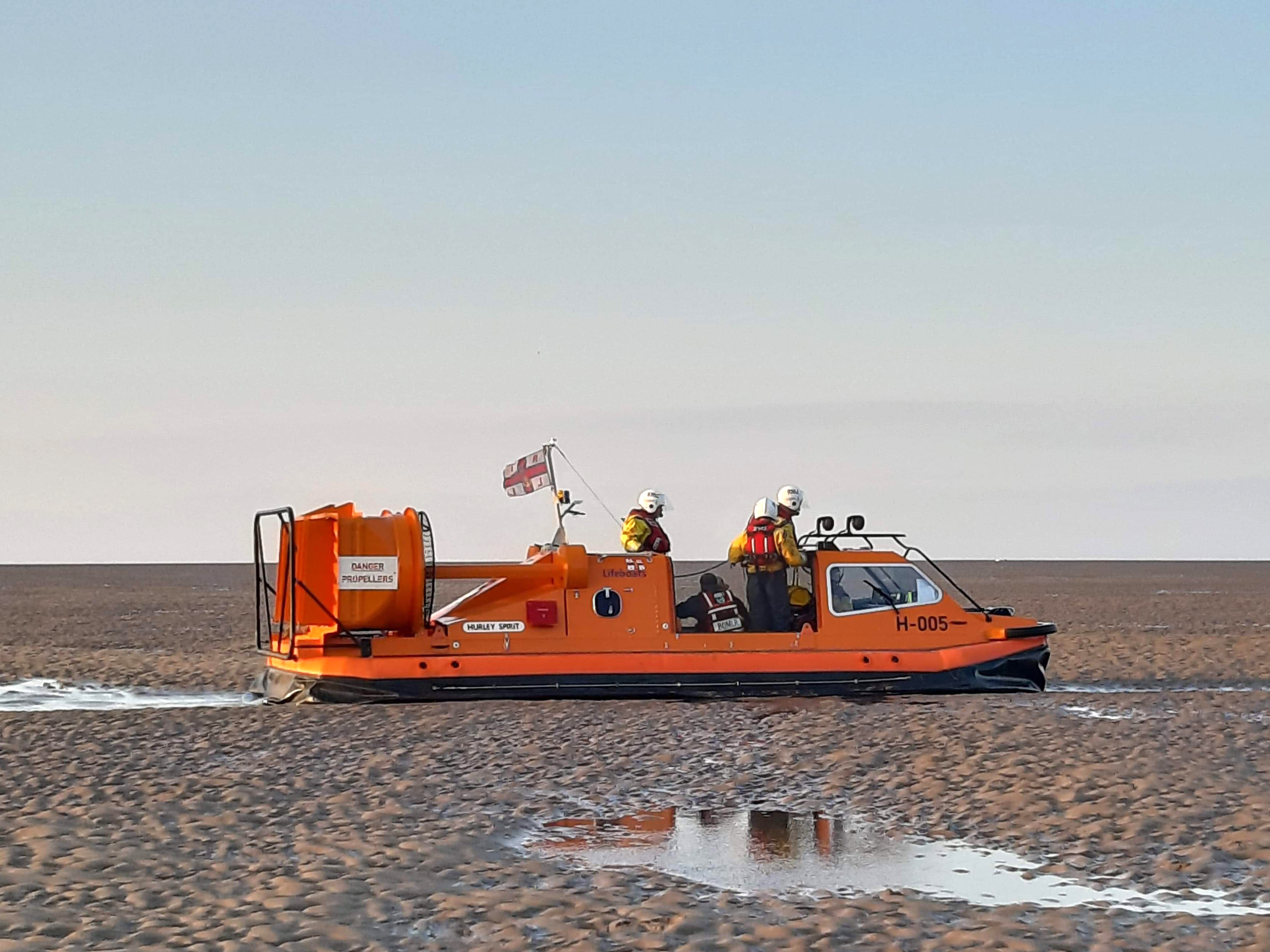 RNLI Hovercraft assists in rescue of beached Porpoise off Meols, Wirral