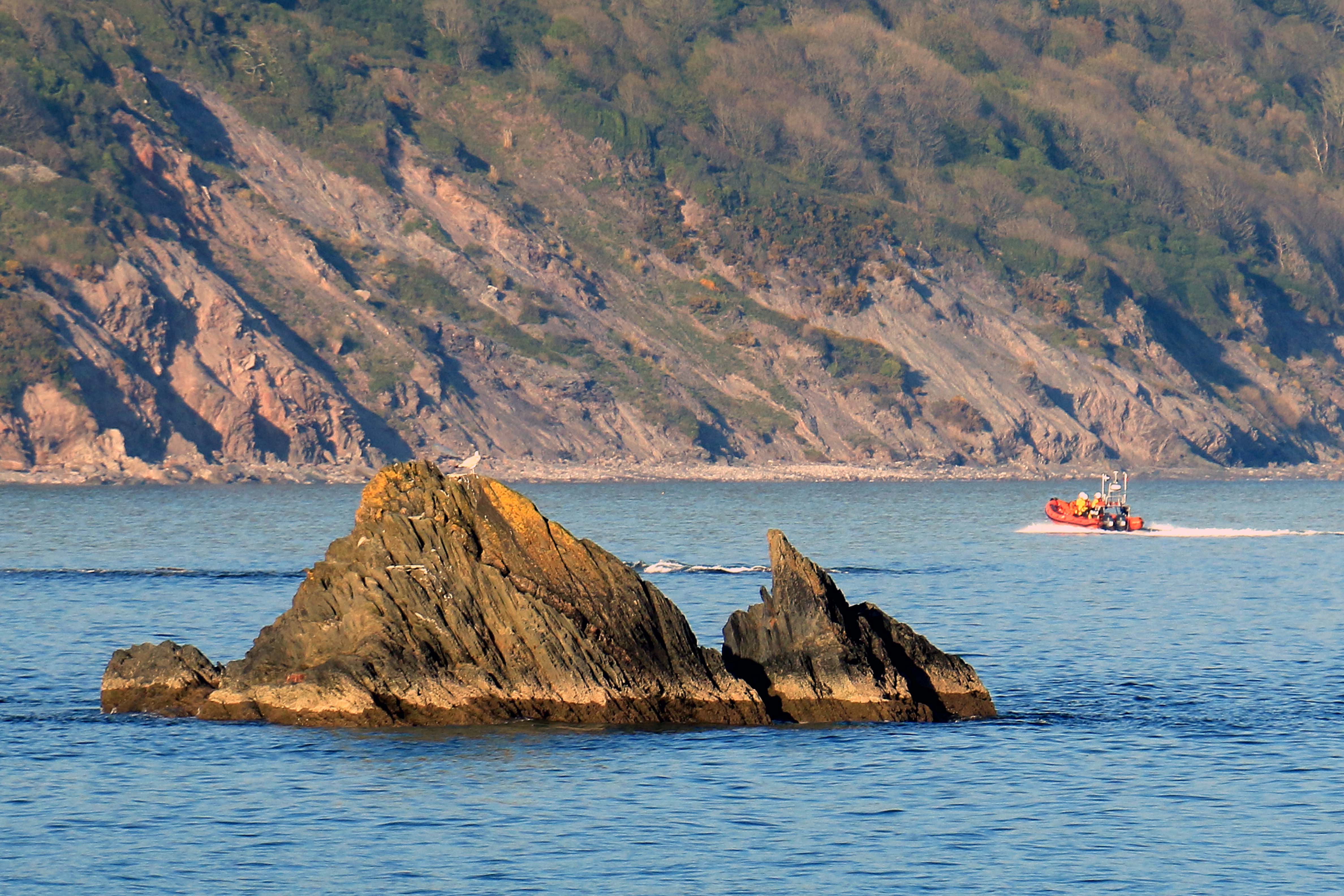 Looe RNLI Atlantic 85 Sheila and Dennis Tongue II heading to Millendreath (2)