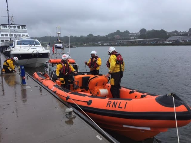 RNLI Team arrive at Shamrock Quay