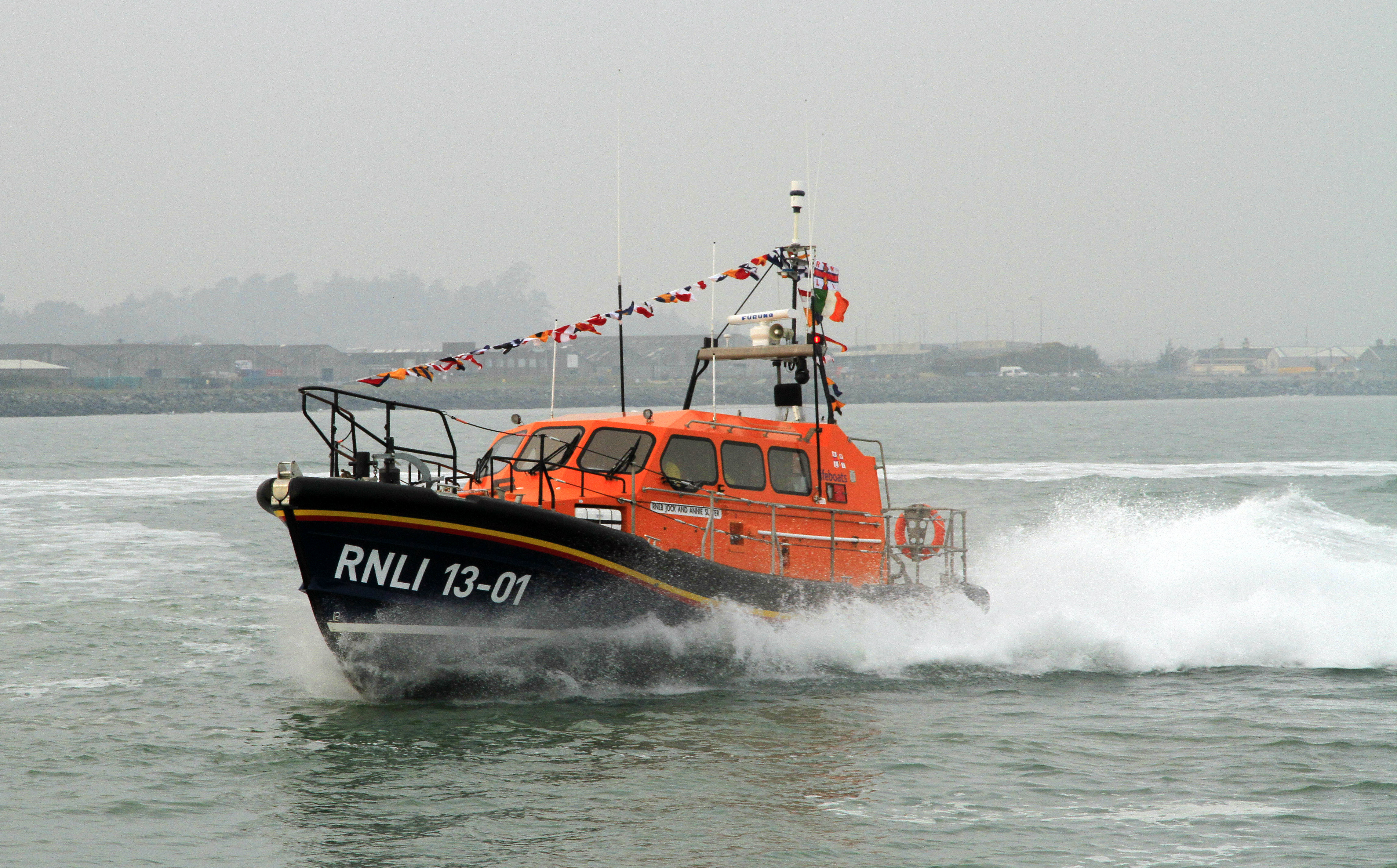 Relief Shannon Jock and Annie Slater arriving at Wicklow