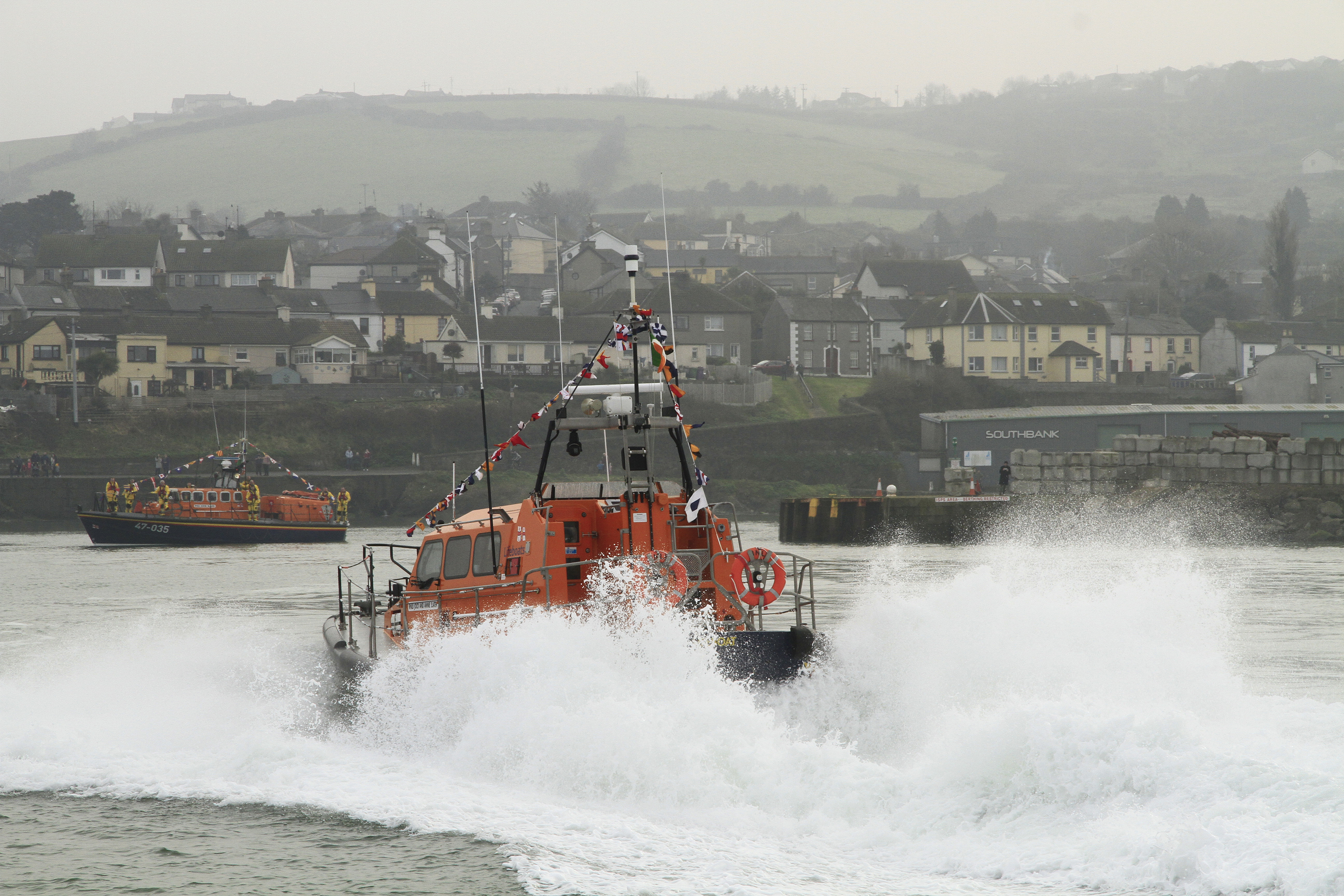Relief Shannon Jock and Annie Slater arriving at Wicklow