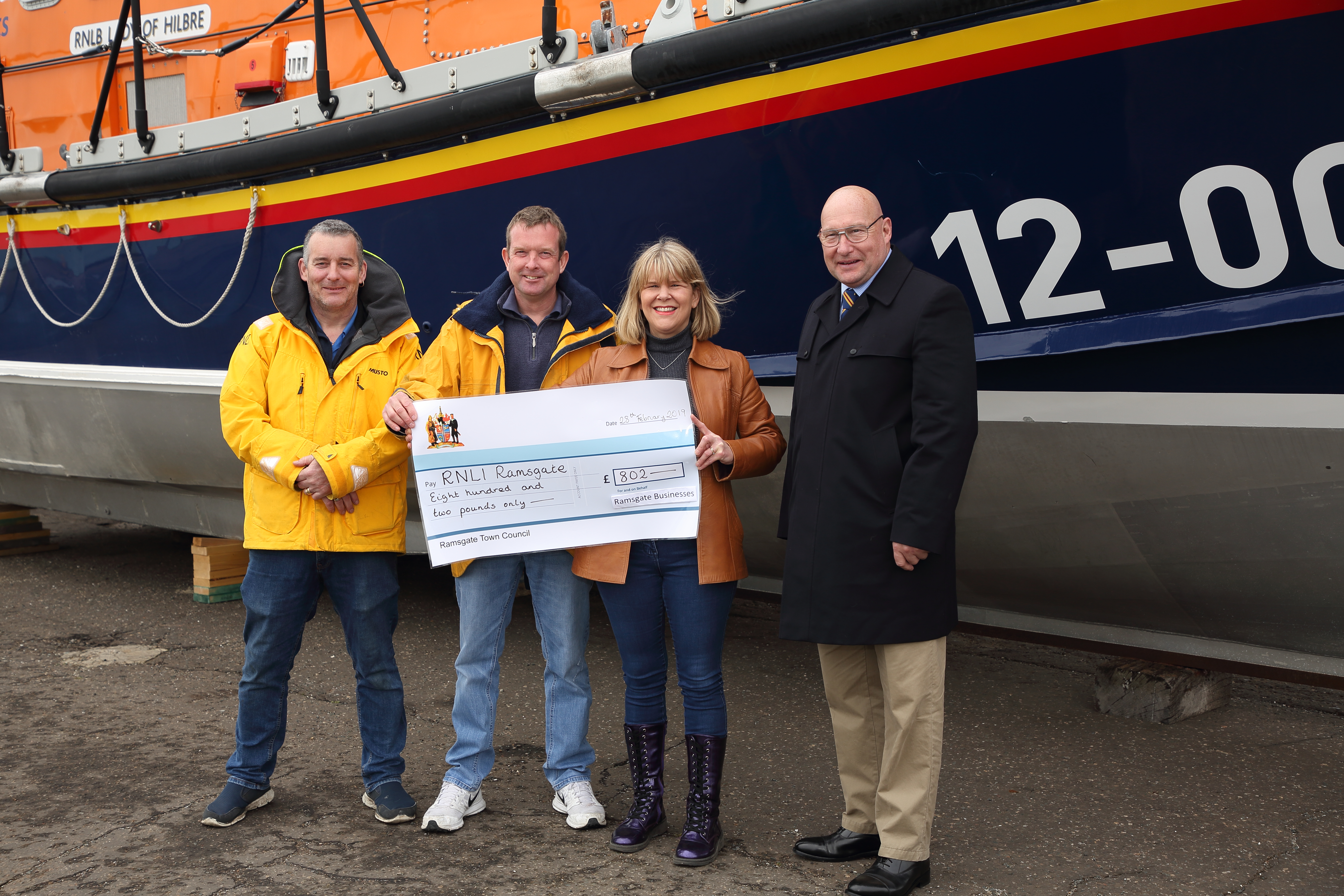 L-R Phill Mace, Mechanic, Ian Cannon Coxswain, Rebekah Smith Ramsgate Town Team and Martin Morgans Royal Temple Yavht Club