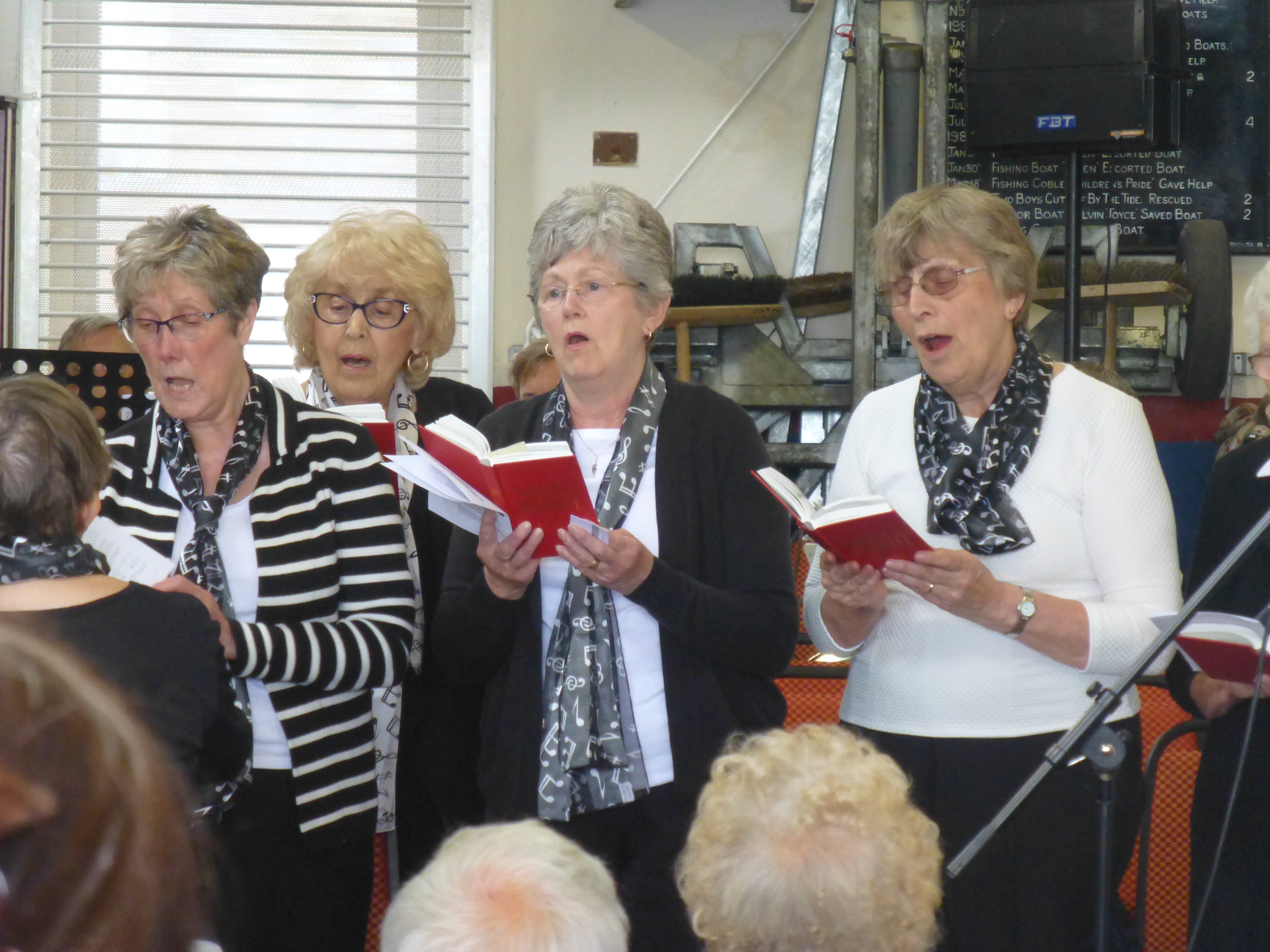 The singers provided some entertaining songs
