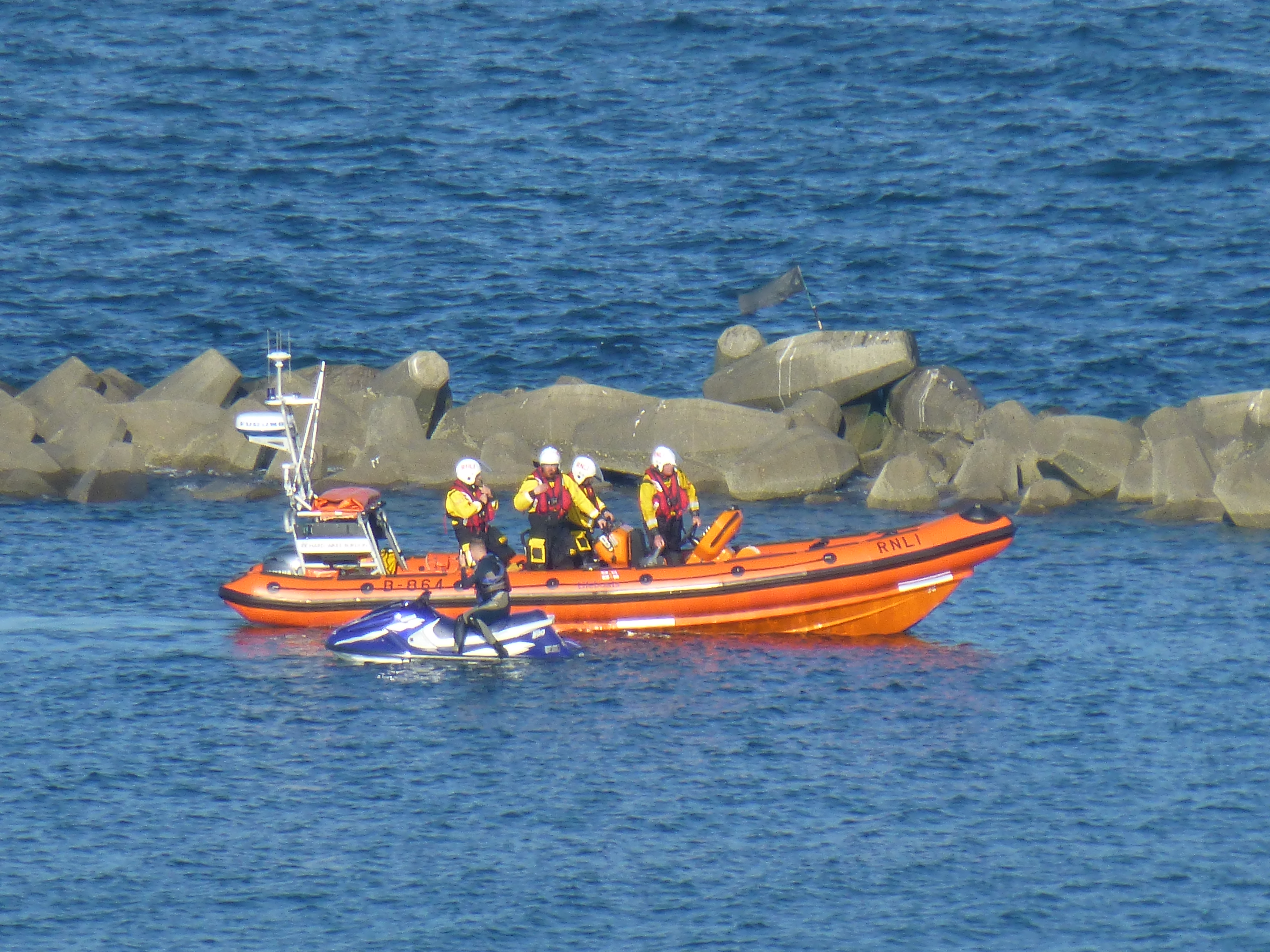 Assistance at the reef