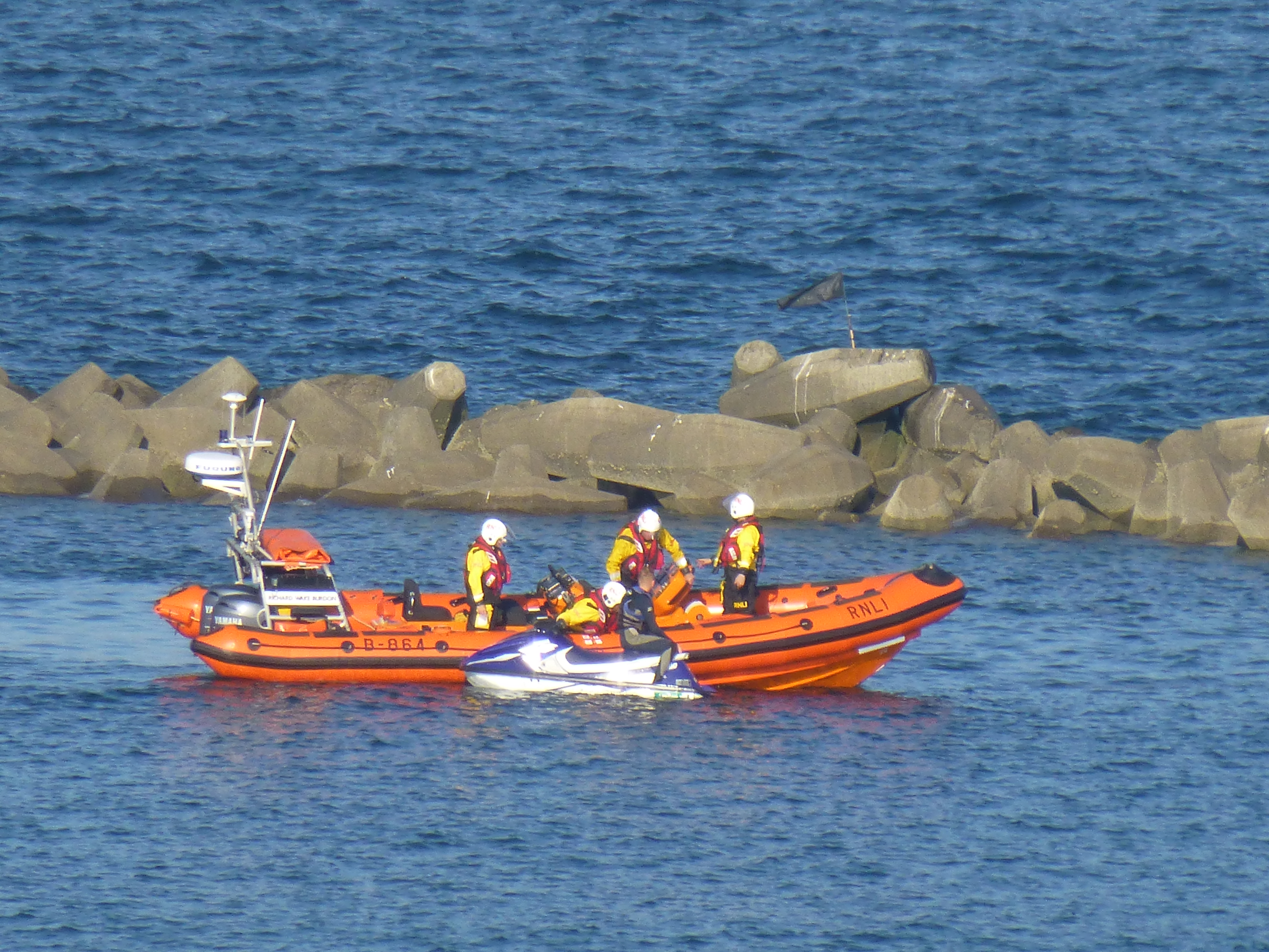 Assistance at the reef