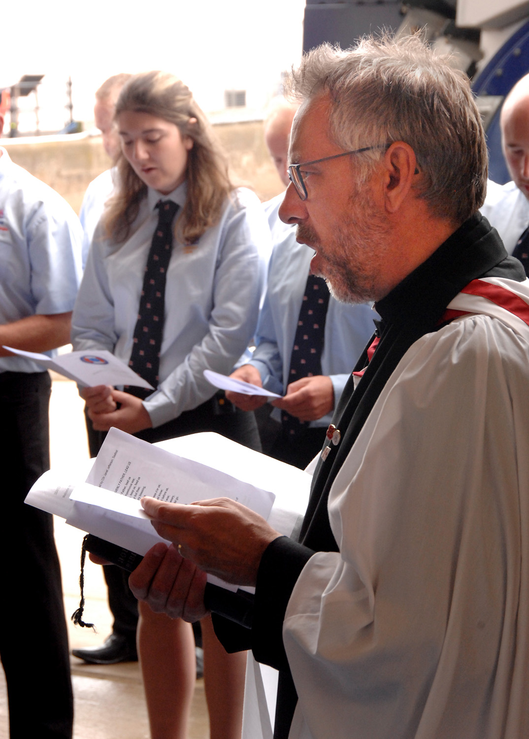 Rev Richard Walker conducts the Seafest service